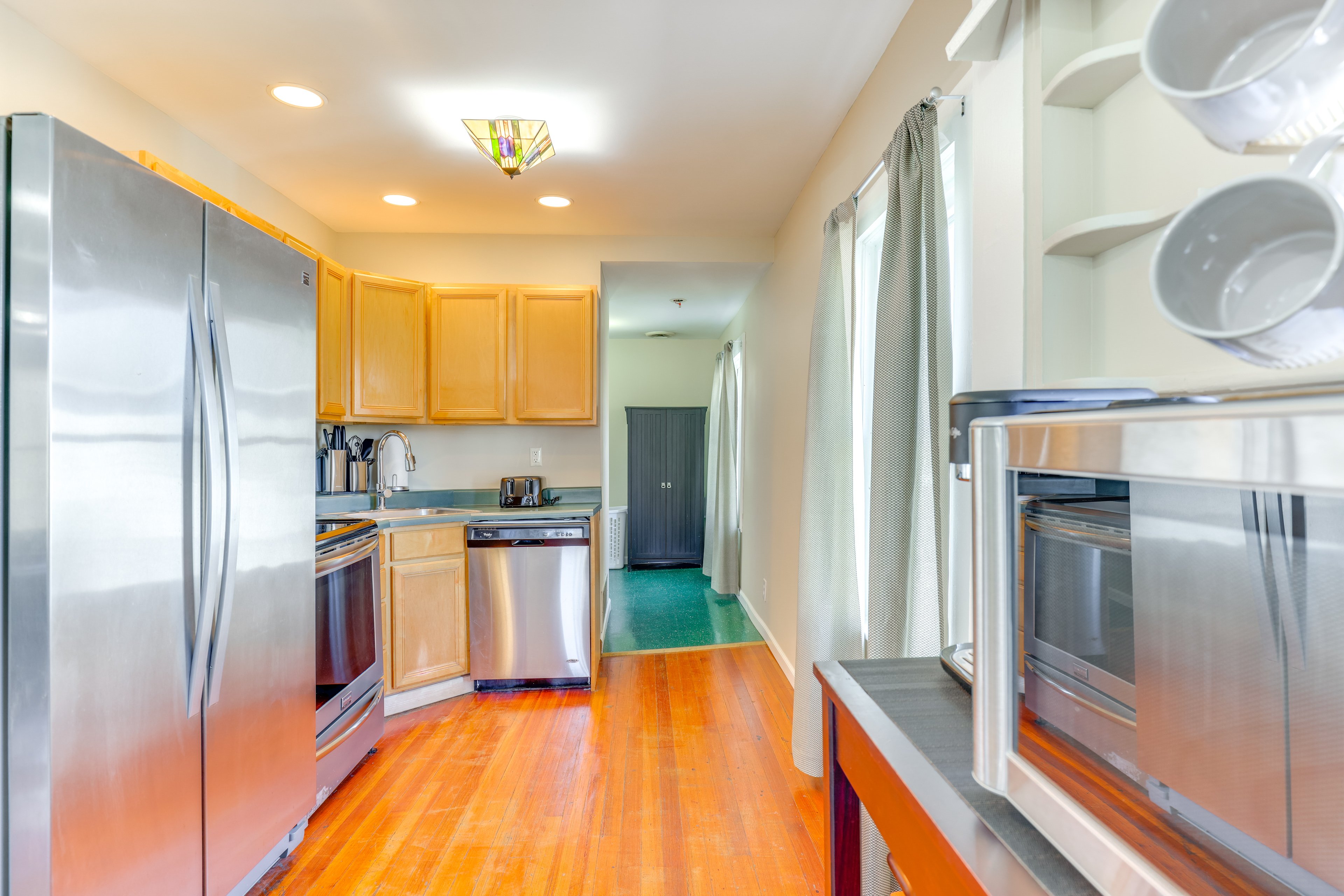 Full Kitchen | It's a Wonderful Place 1