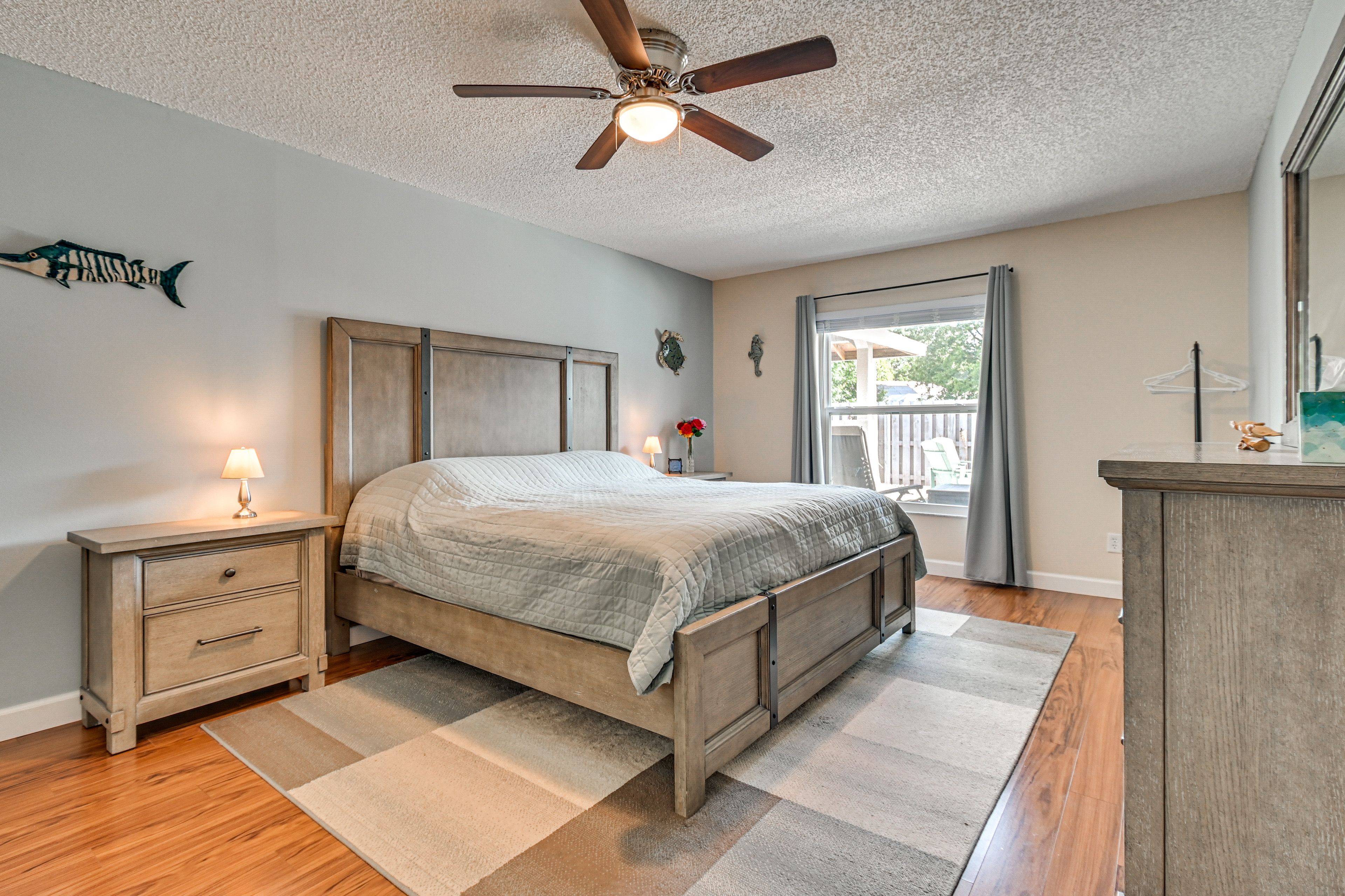Bedroom 1 | King Bed