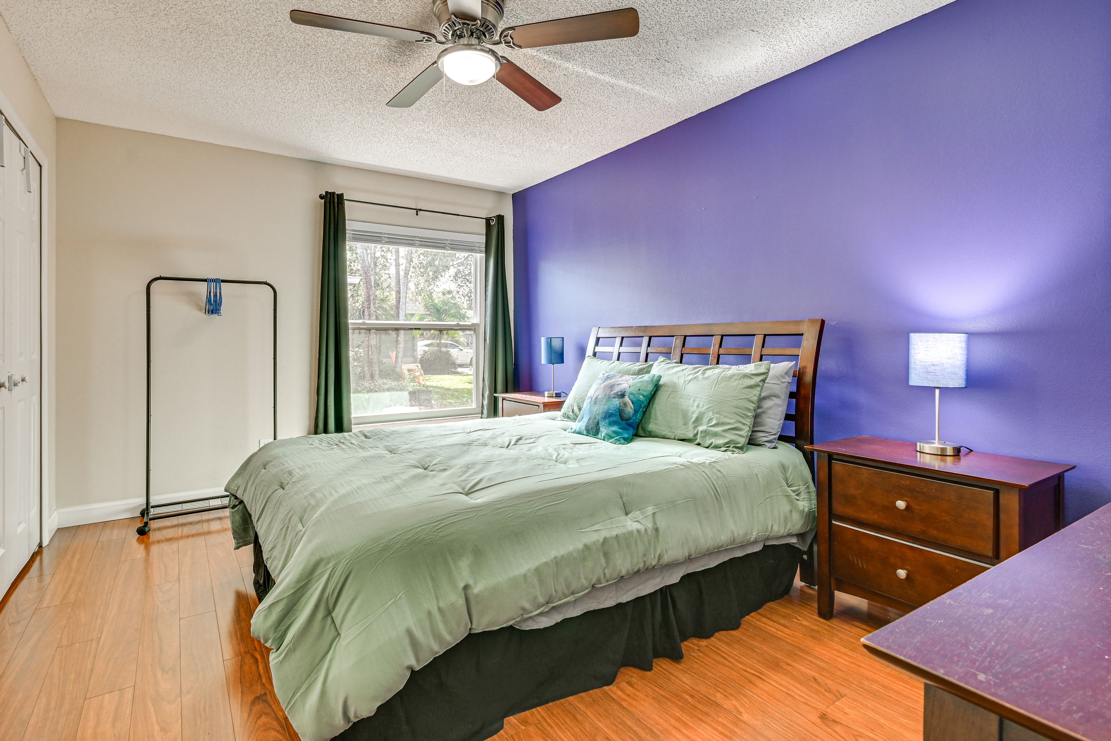 Bedroom 4 | Queen Bed