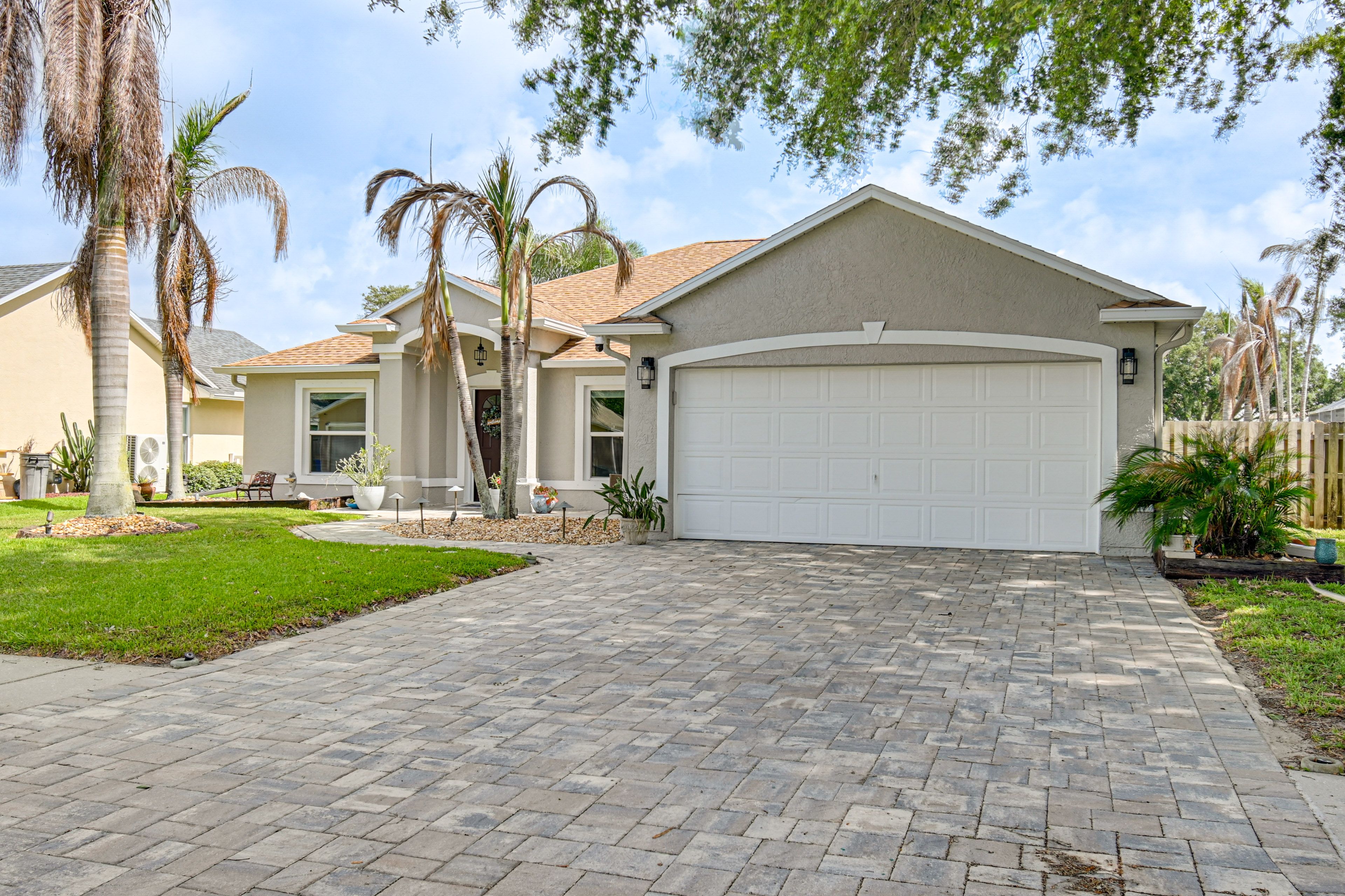 Driveway (2 Vehicles) | No Garage Parking | Street (1 Vehicle)