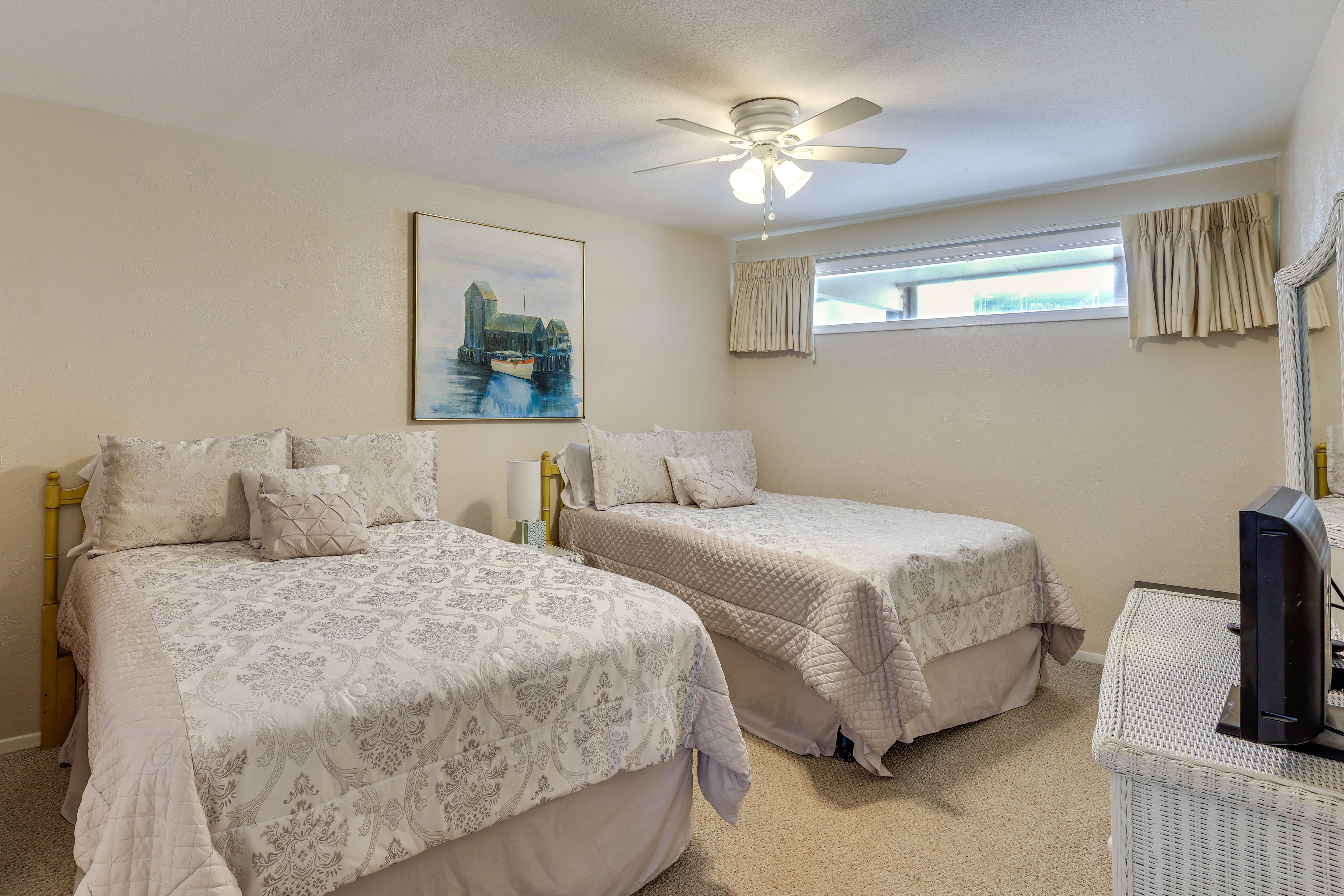 Bedroom | 2 Full Beds