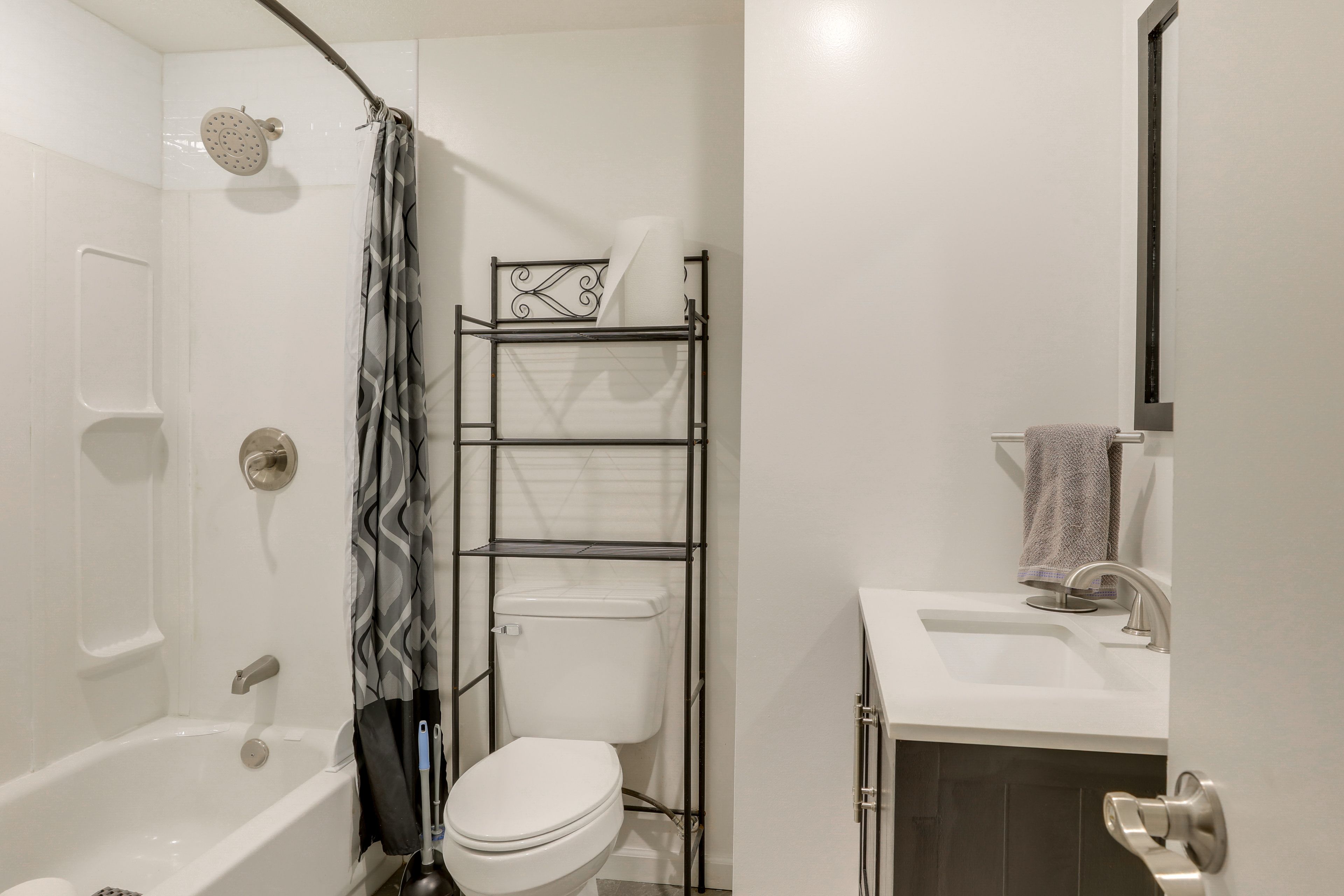 Full Bathroom | Lower Level