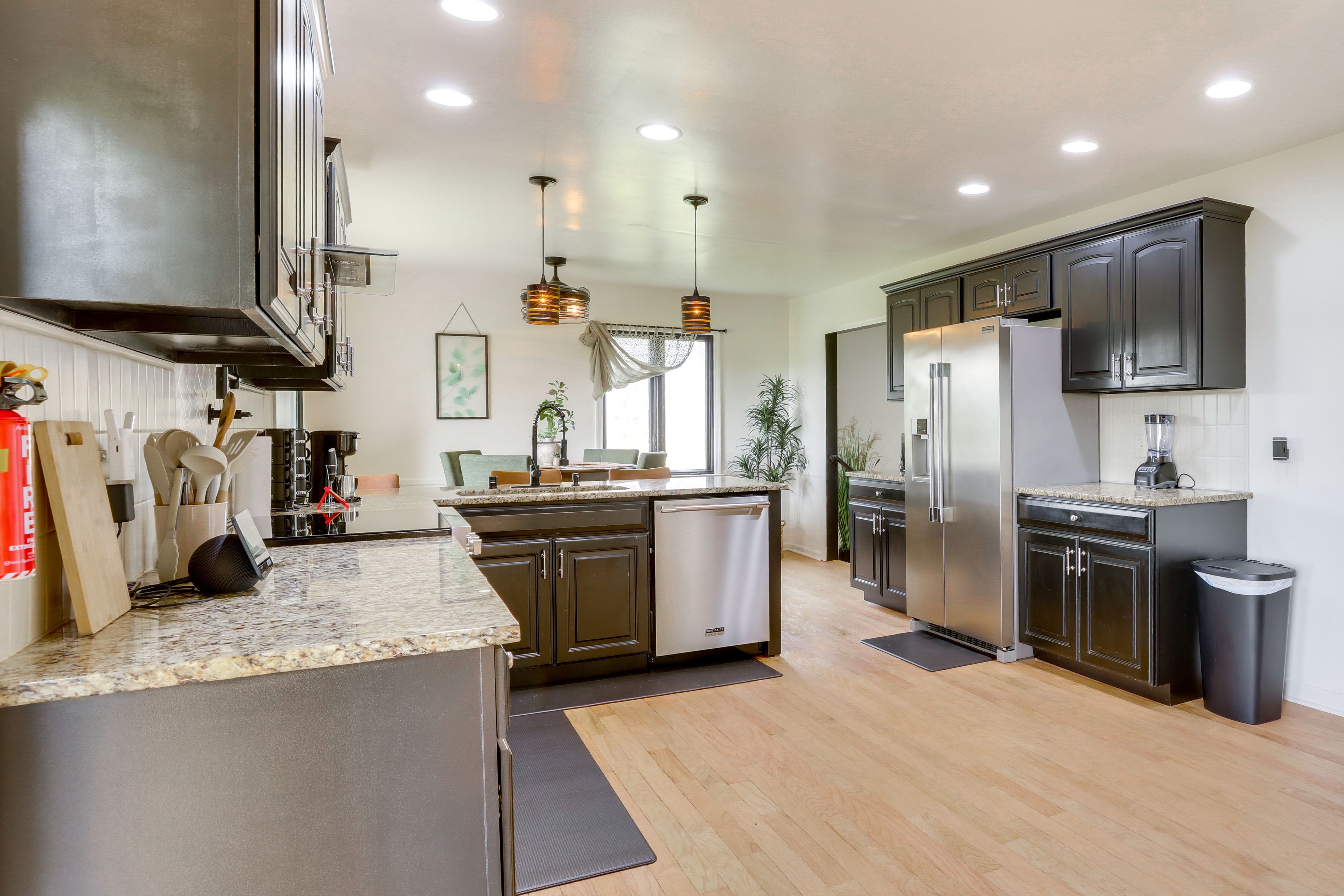 Kitchen | Main Level