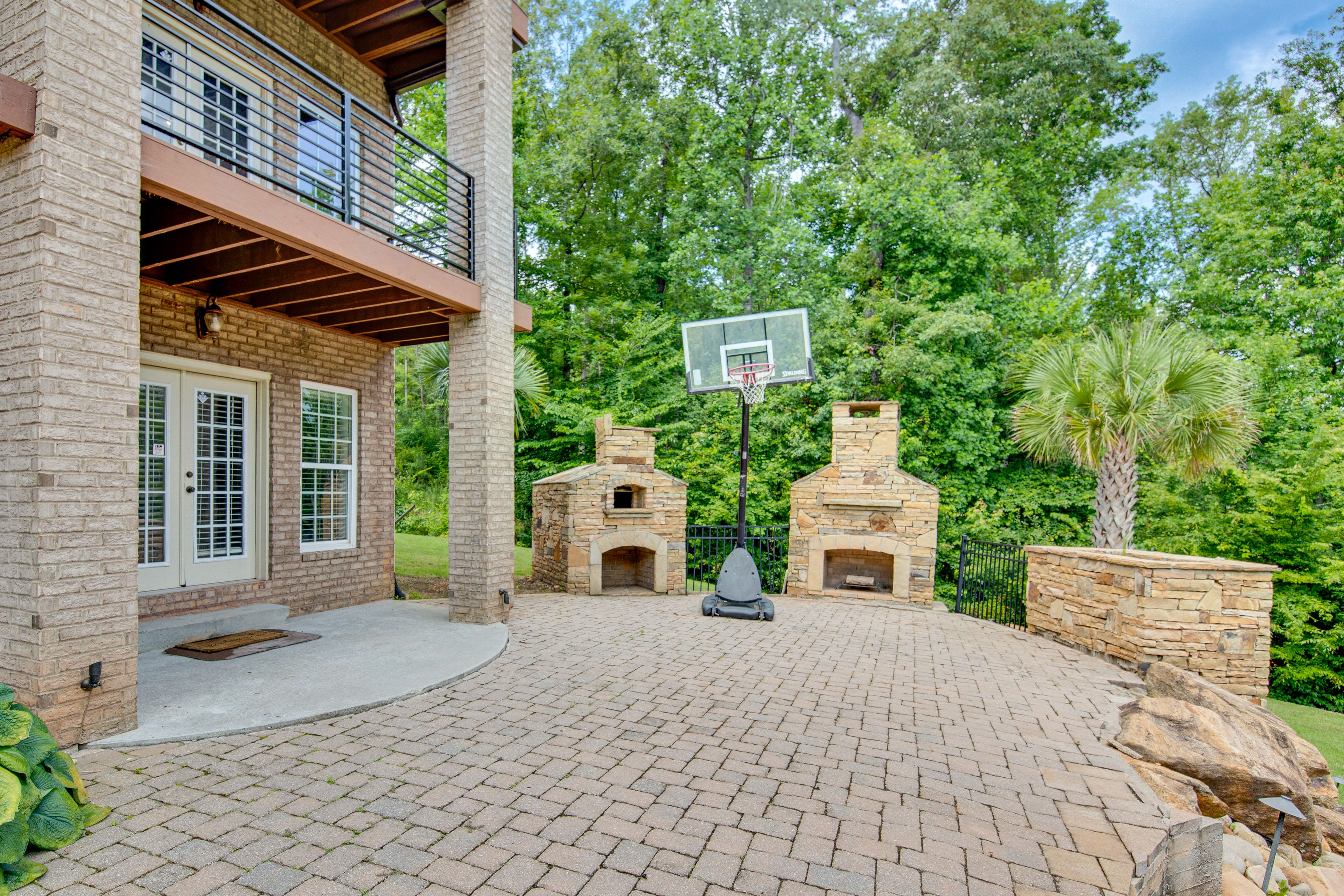 Patio | Outdoor Fireplace | Basketball Hoop