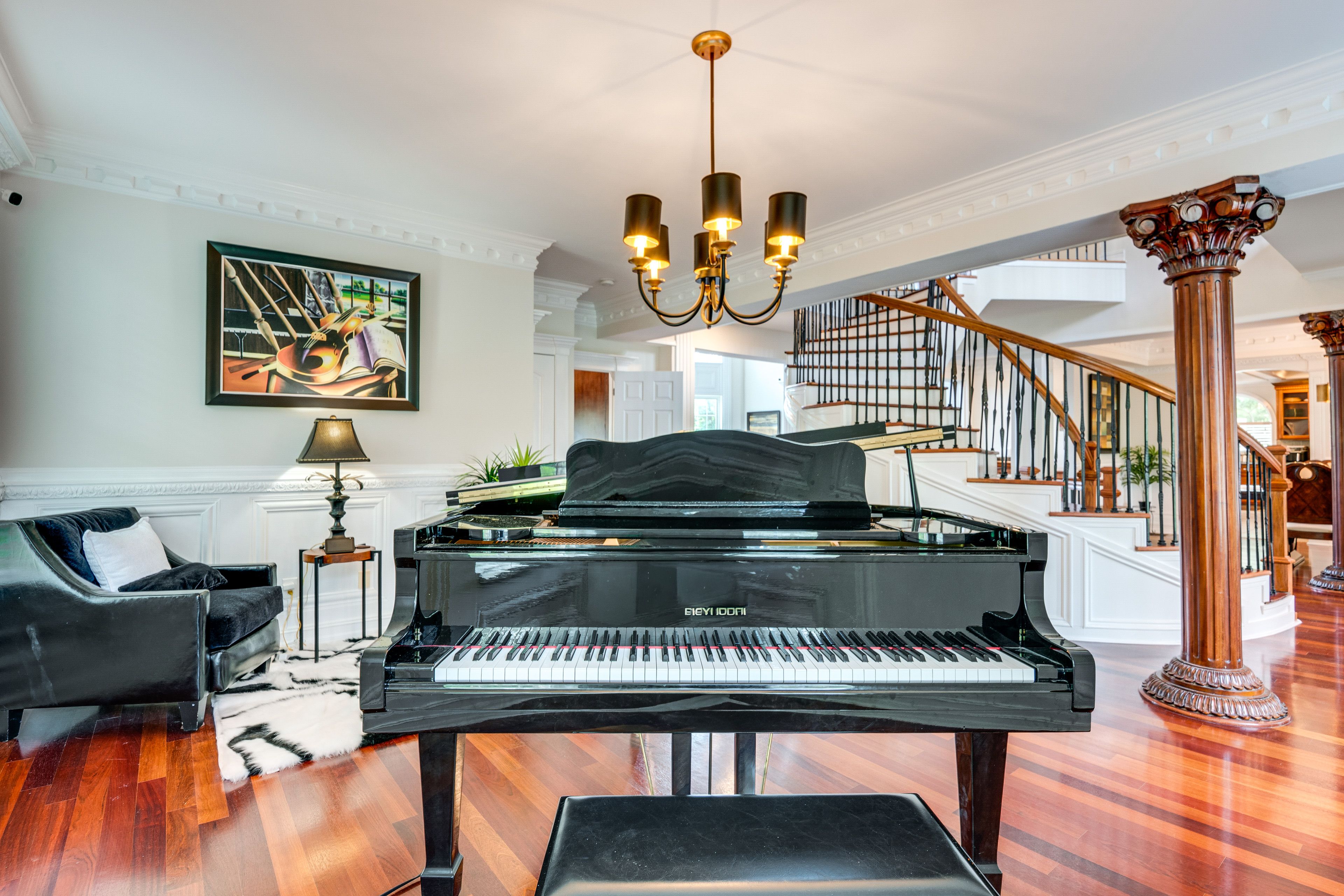 Foyer | Piano