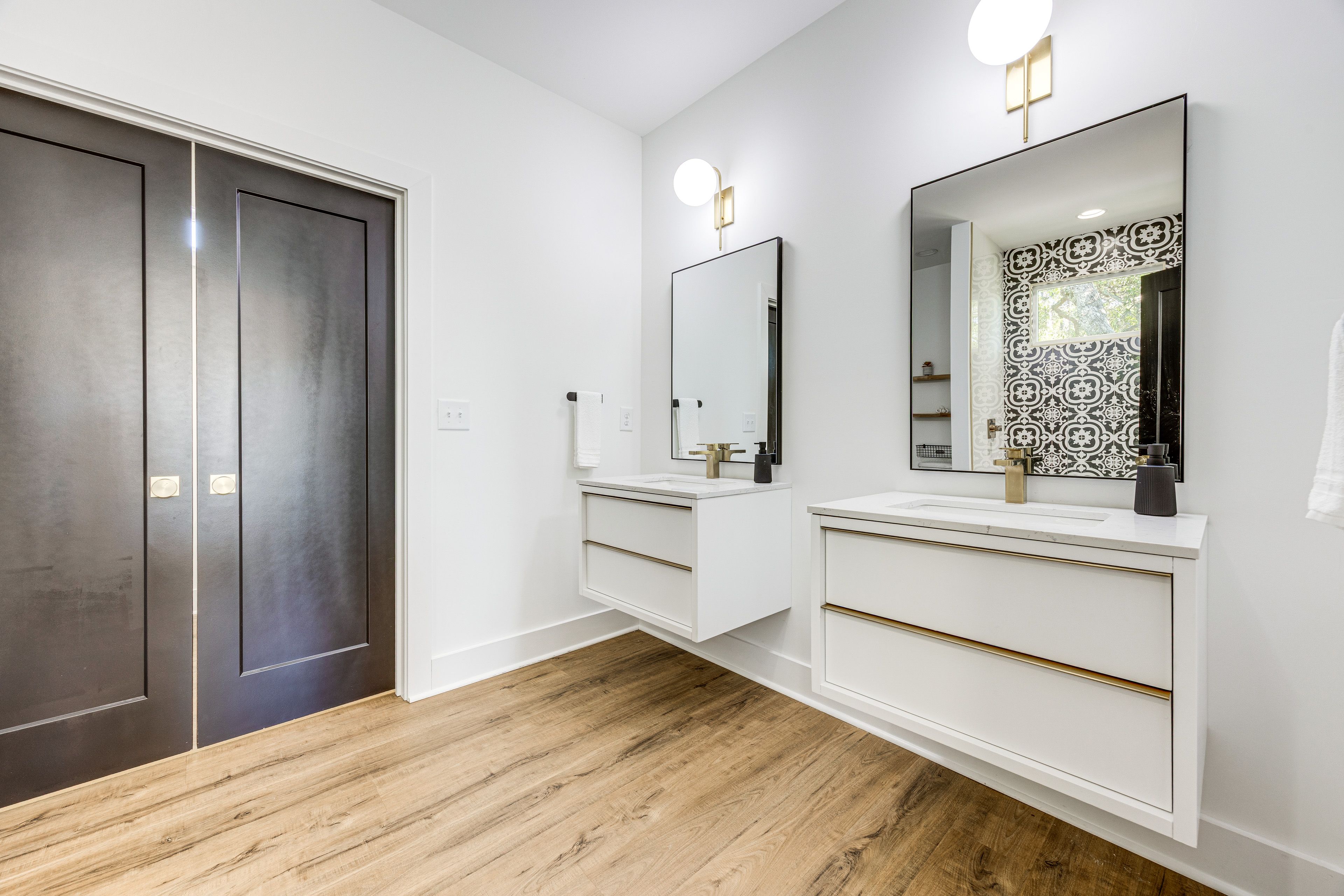 En-Suite Bath | Main Level