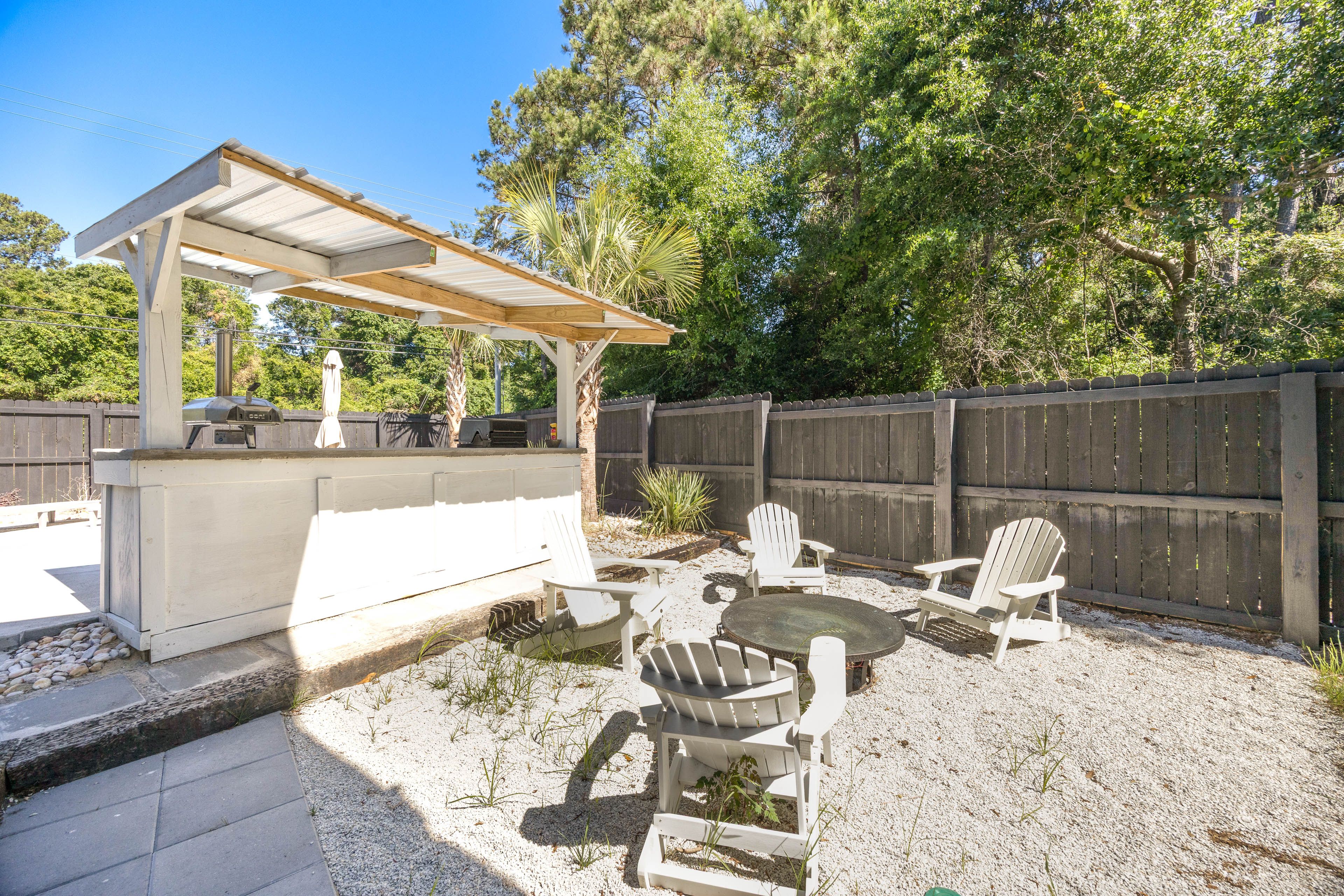 Fire Pit & Outdoor Kitchen Area