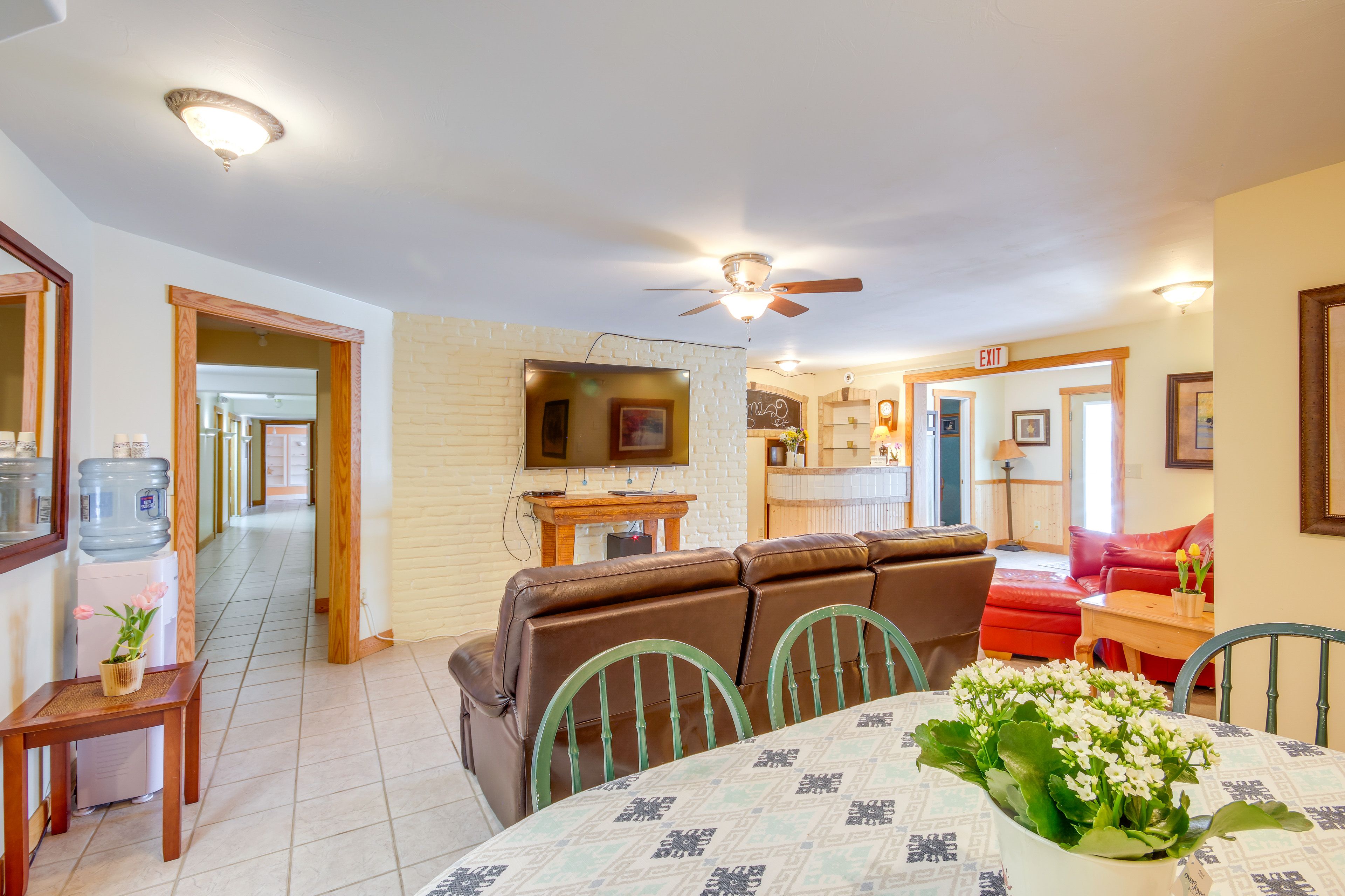 Riverside Suites | Living Room