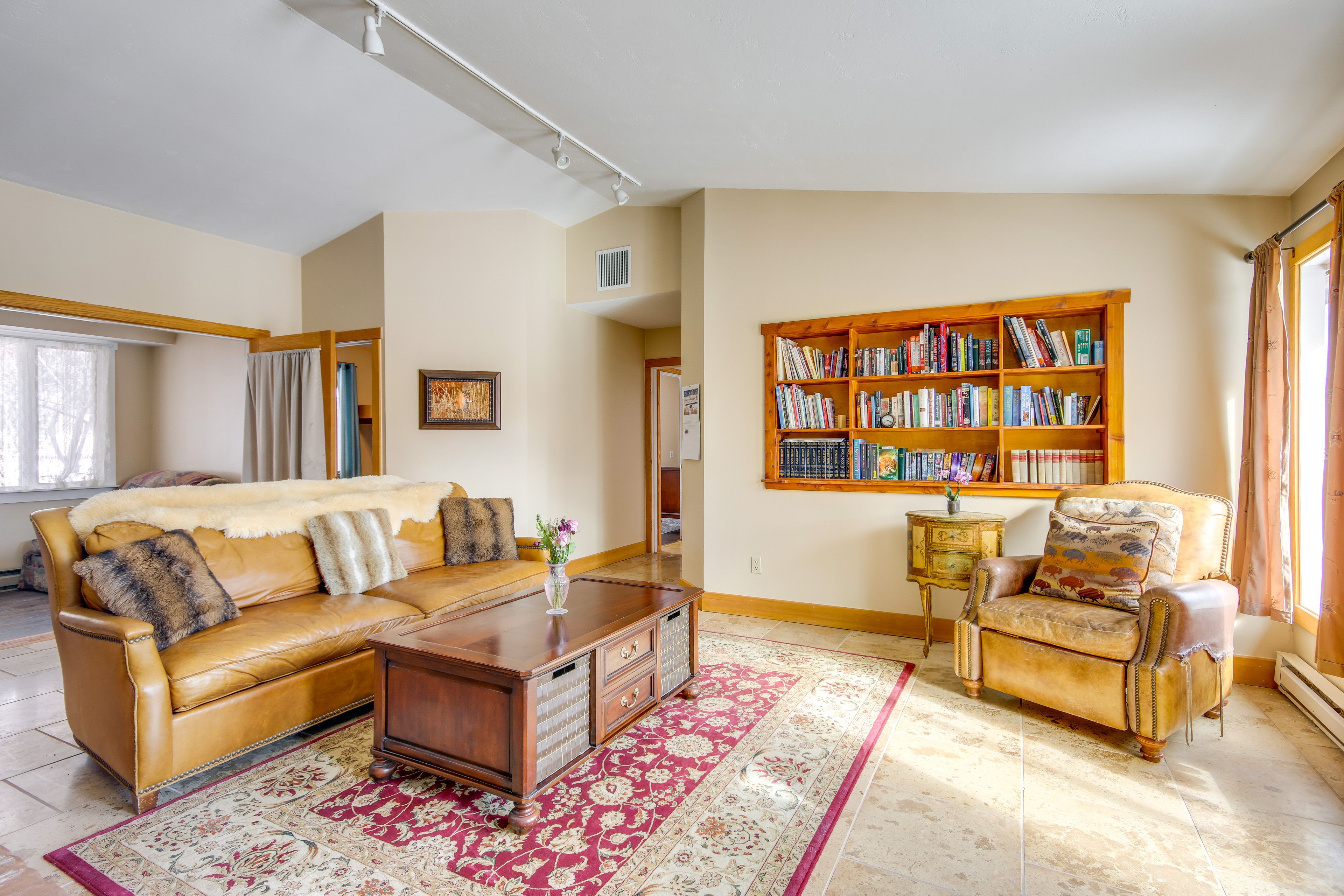 Southside Suites | Living Room