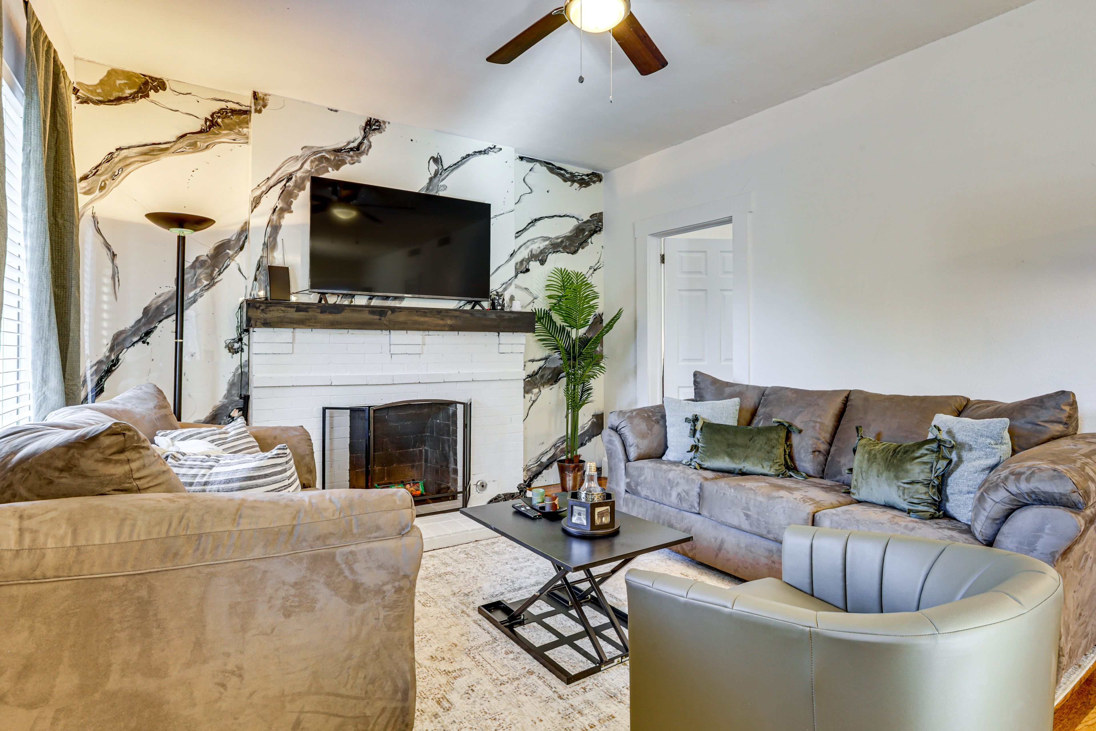 El Paso Vacation Rental | 2BR | 1BA | 990 Sq Ft | Step-Free Access