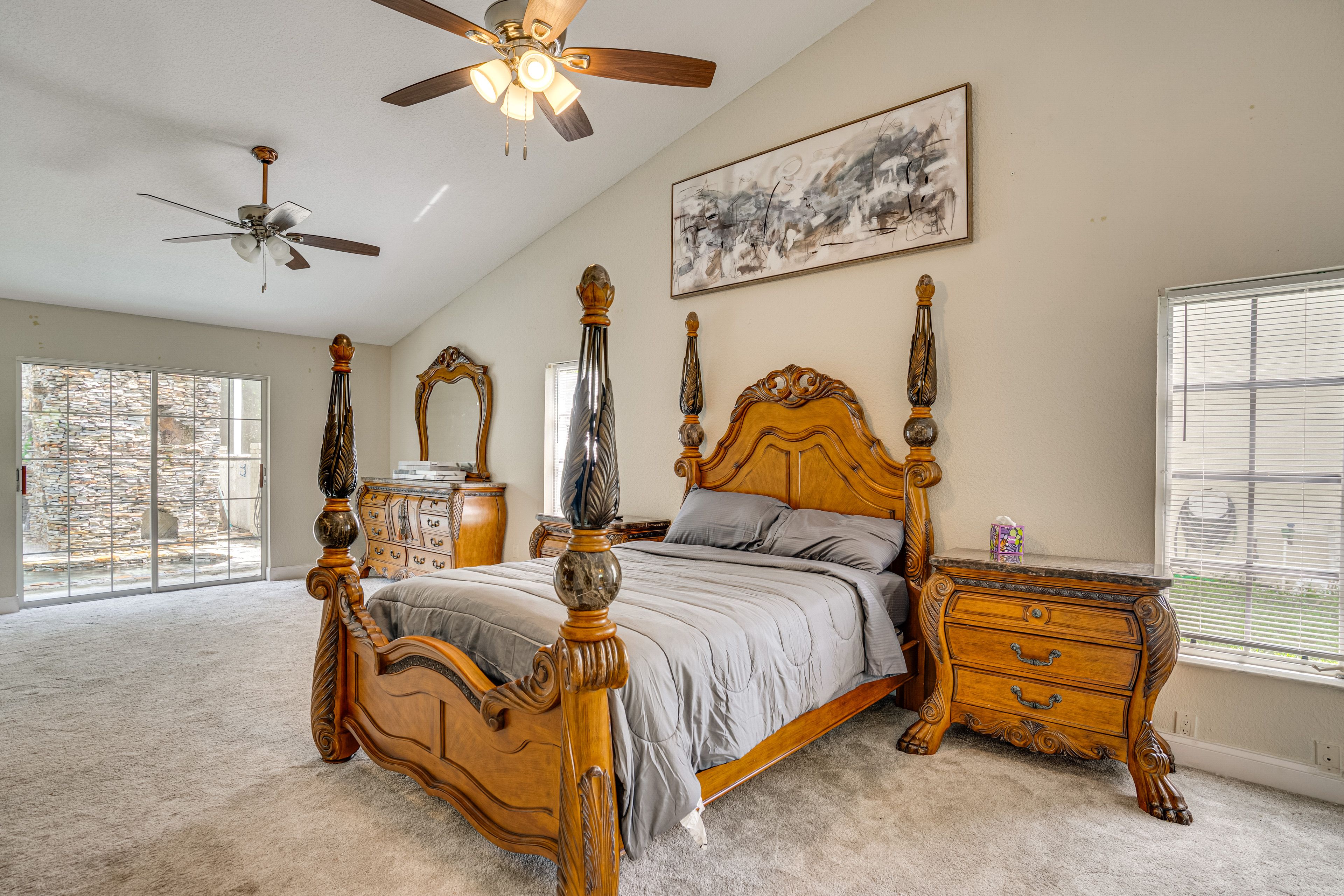Bedroom 1 | Queen Bed