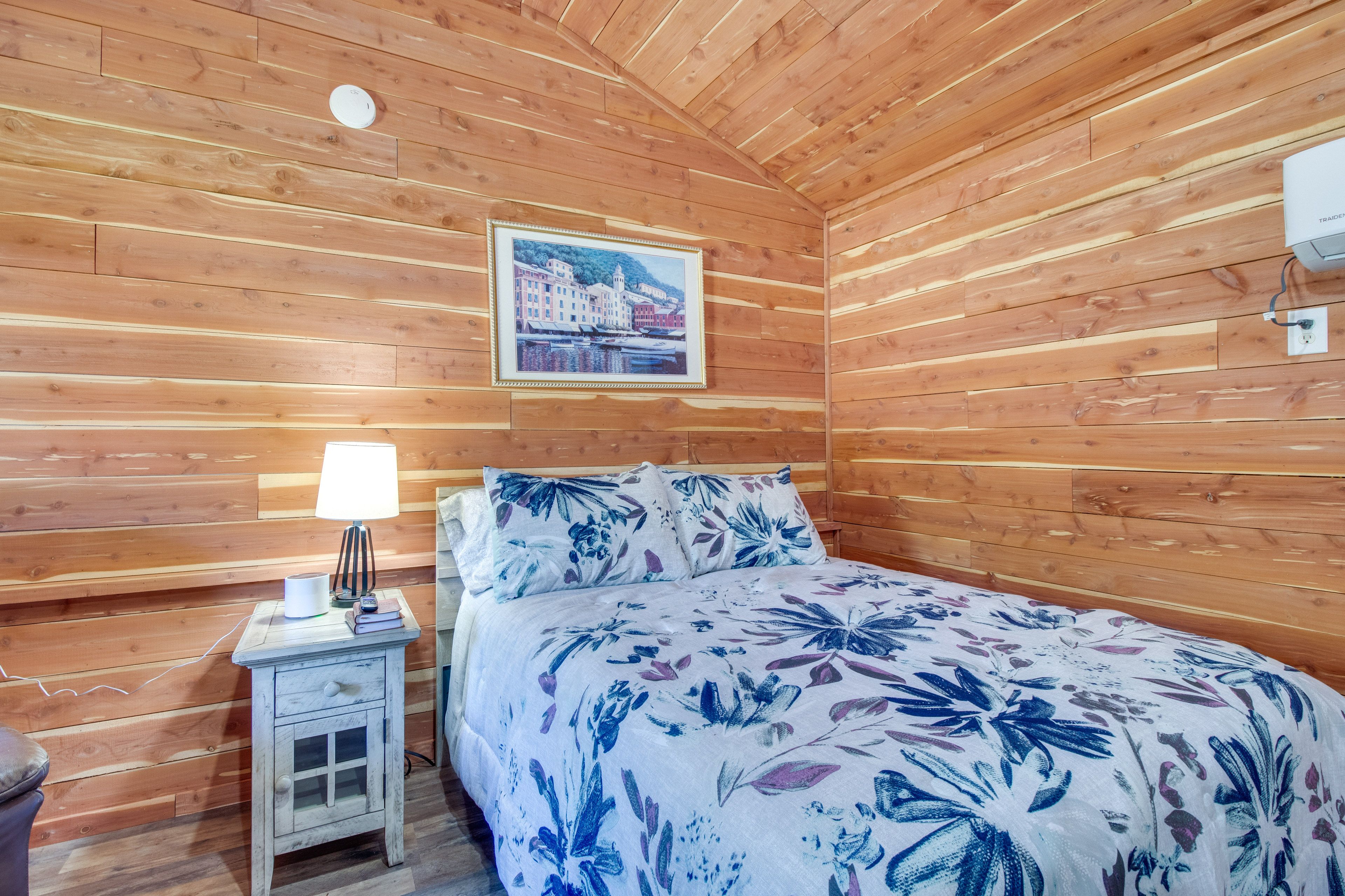 Cabin 3 | Living Room | Full Bed