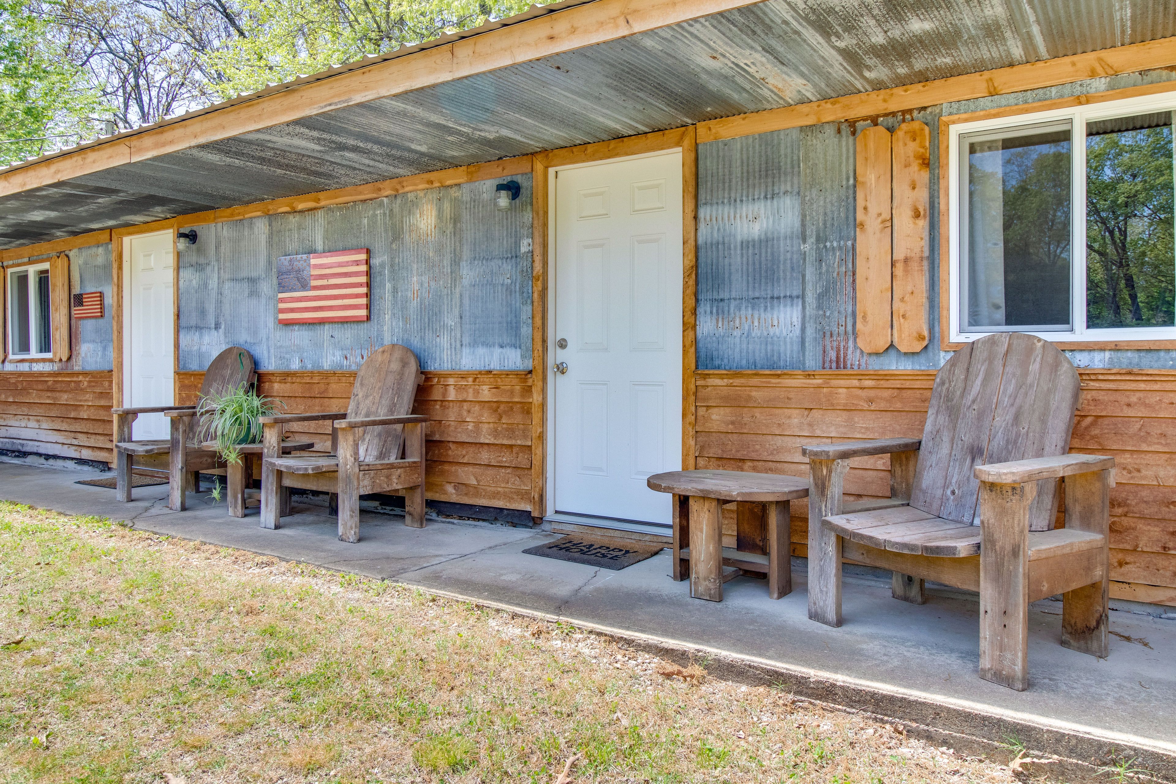 Cabin 2 Exterior