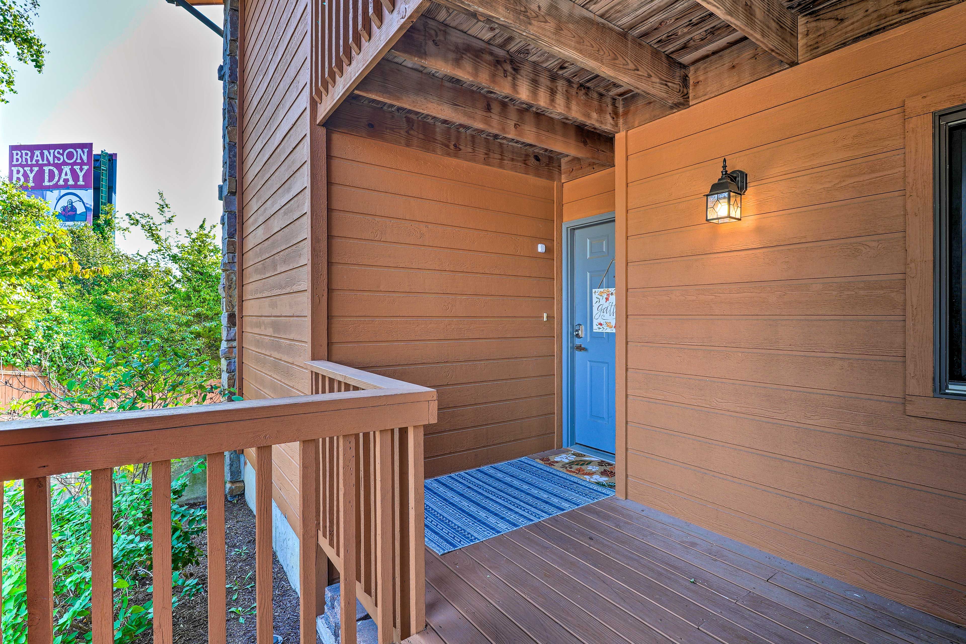 Condo 1 Entry