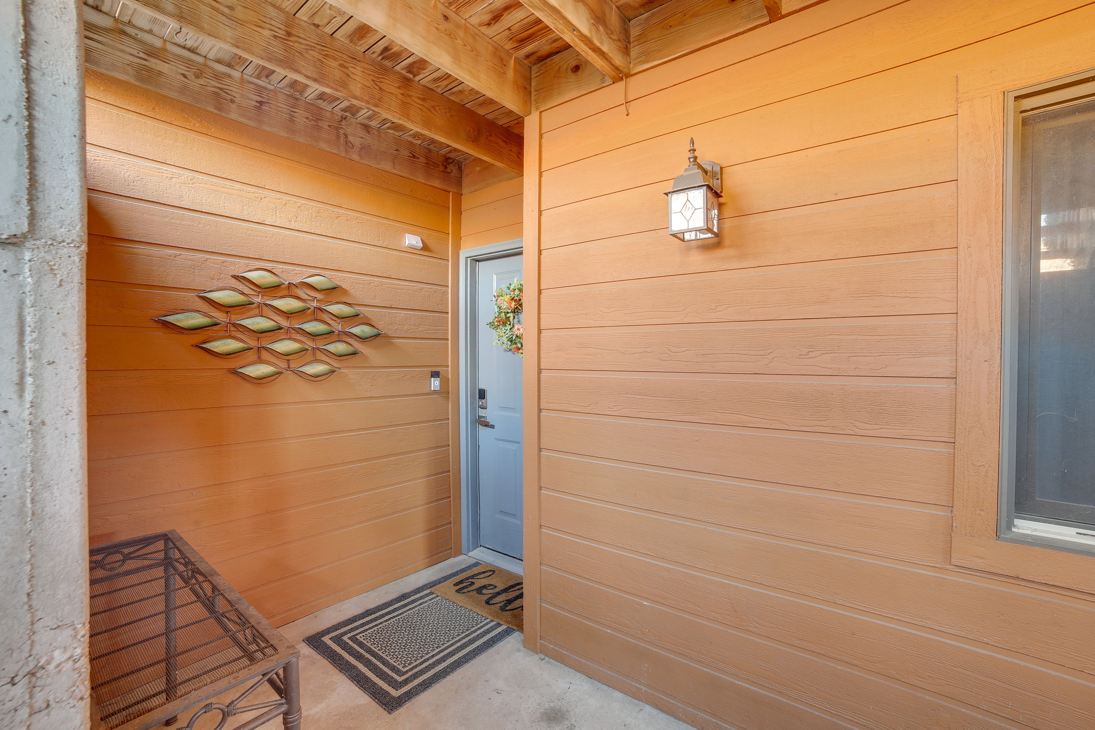 Condo 2 Entry