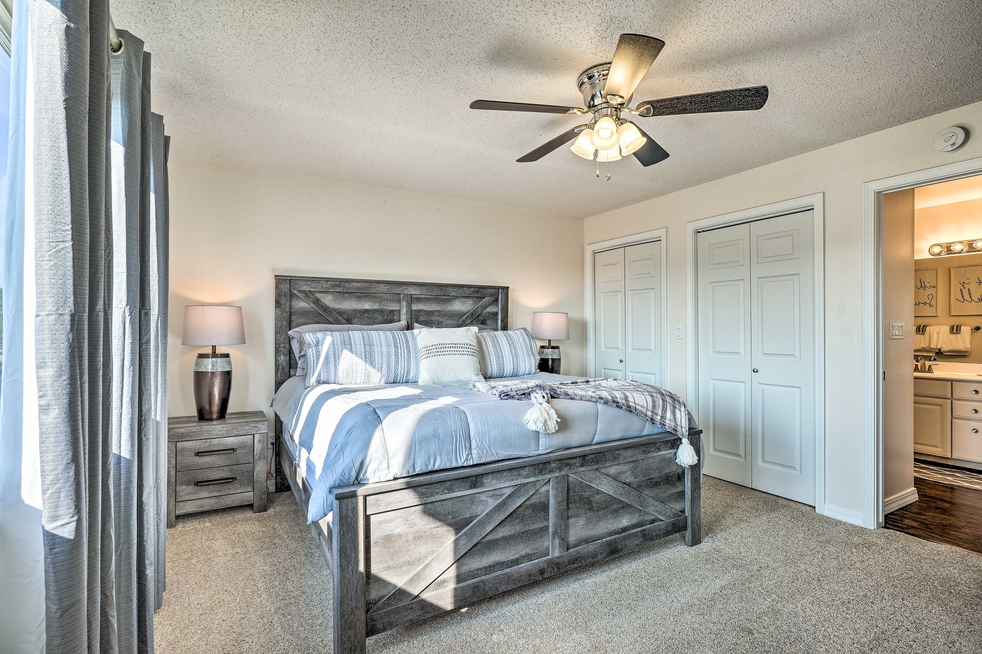 Bedroom 1 | King Bed