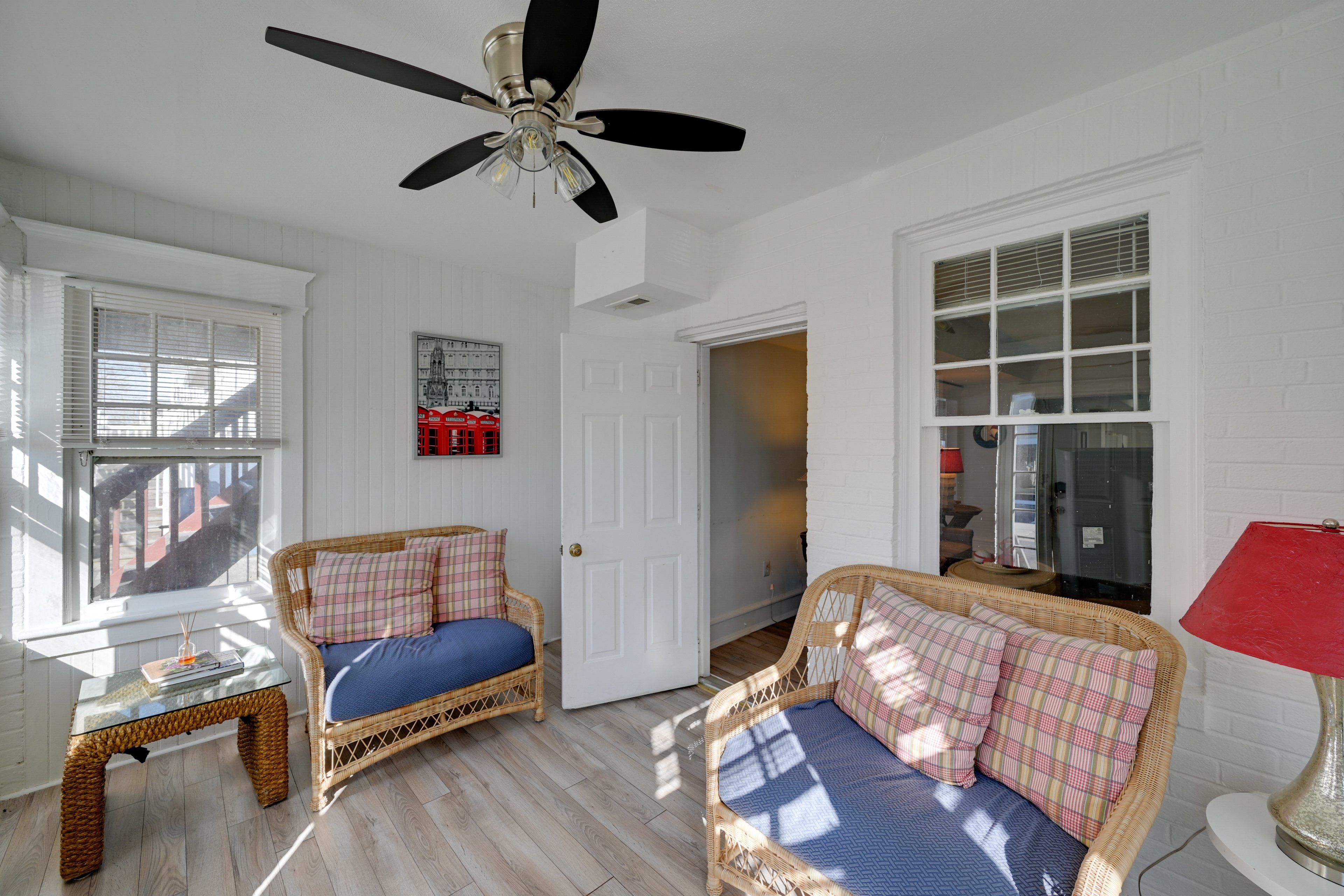 Unit 1 | Screened Porch