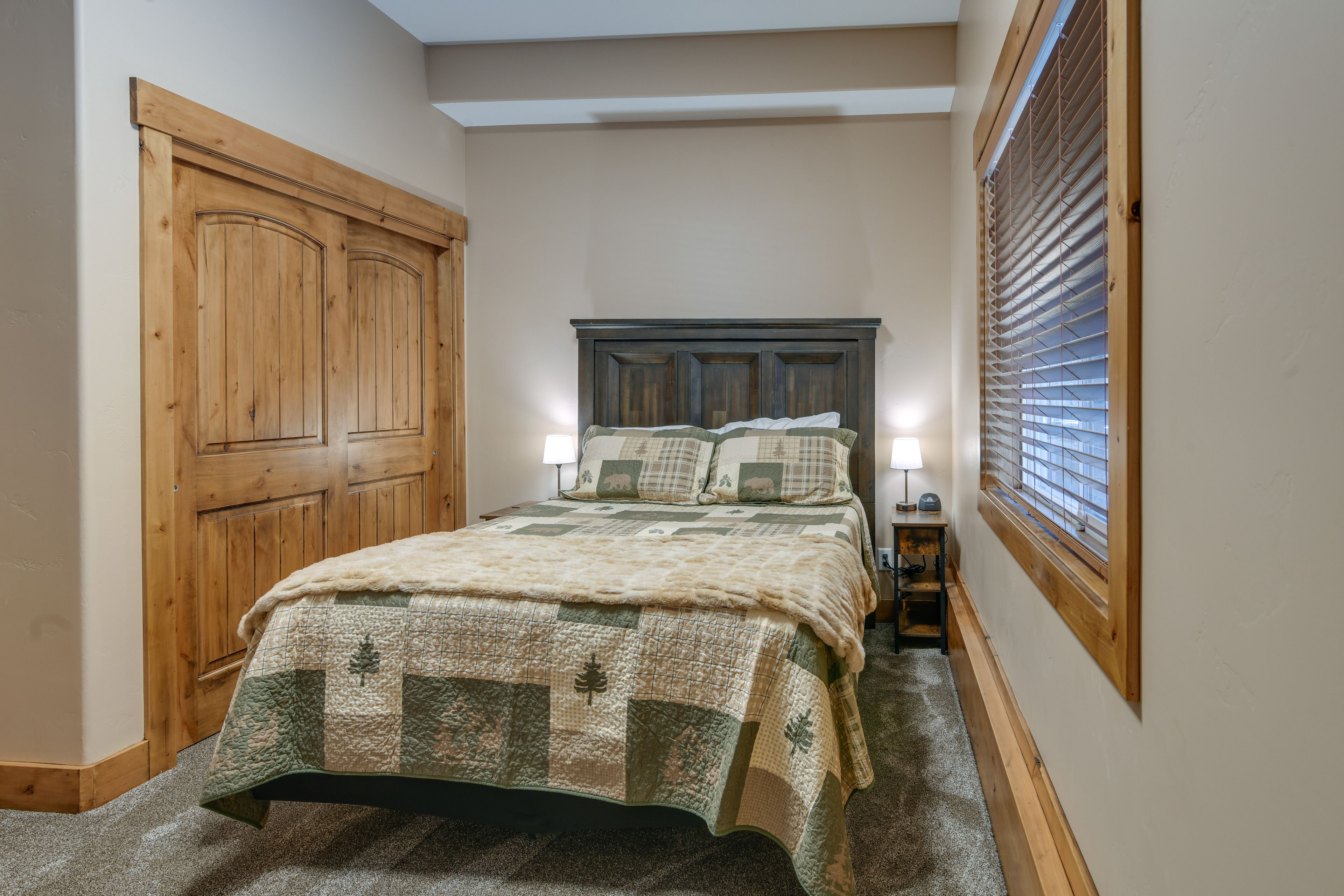 Lodge 3 | Bedroom 6 | Queen Bed