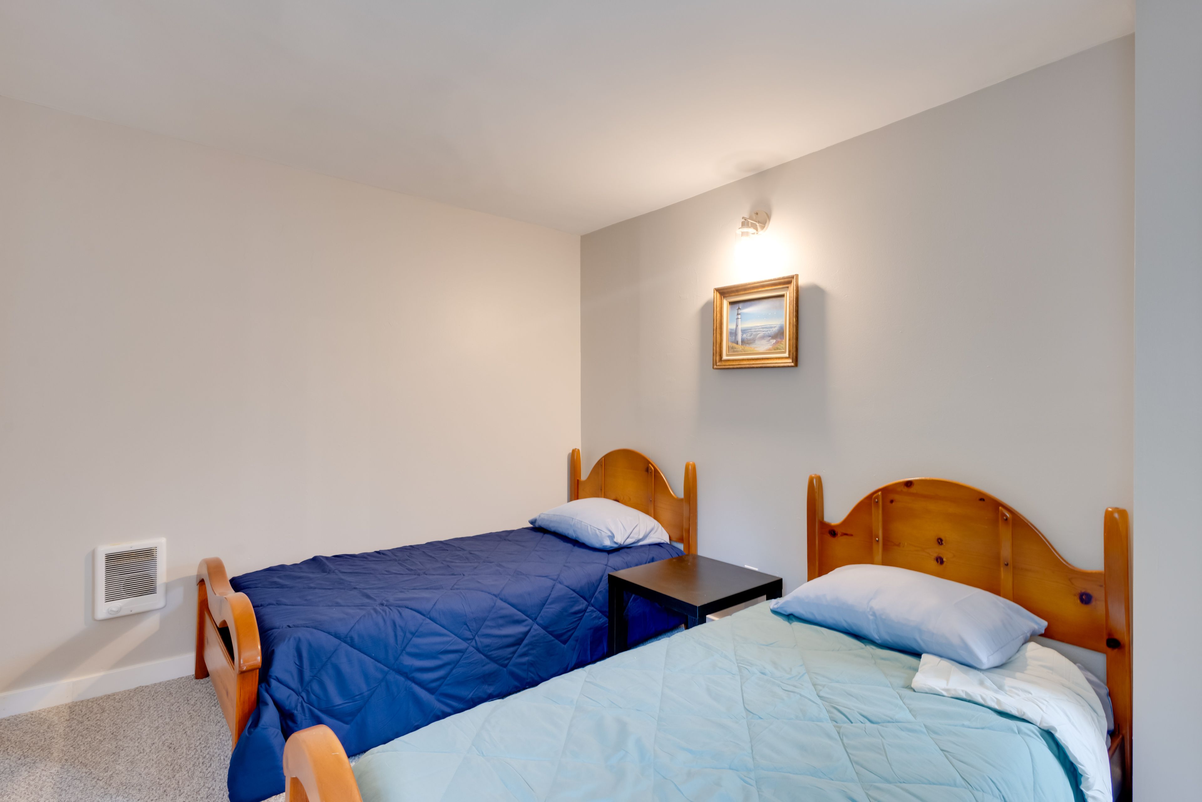 Bedroom 3 | 2 Twin Beds | 1st Floor