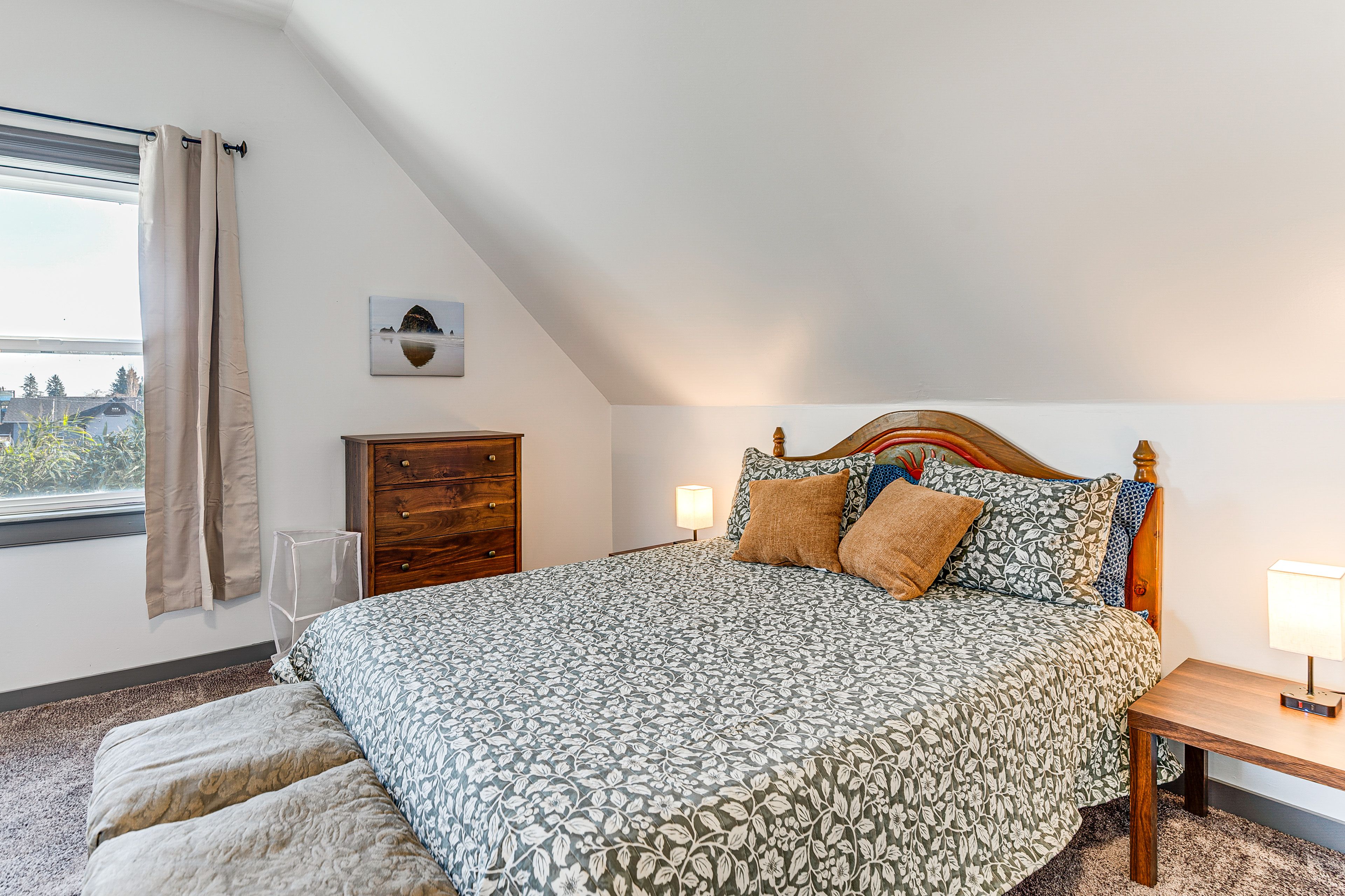 Bedroom 4 | Queen Bed | 2nd Floor
