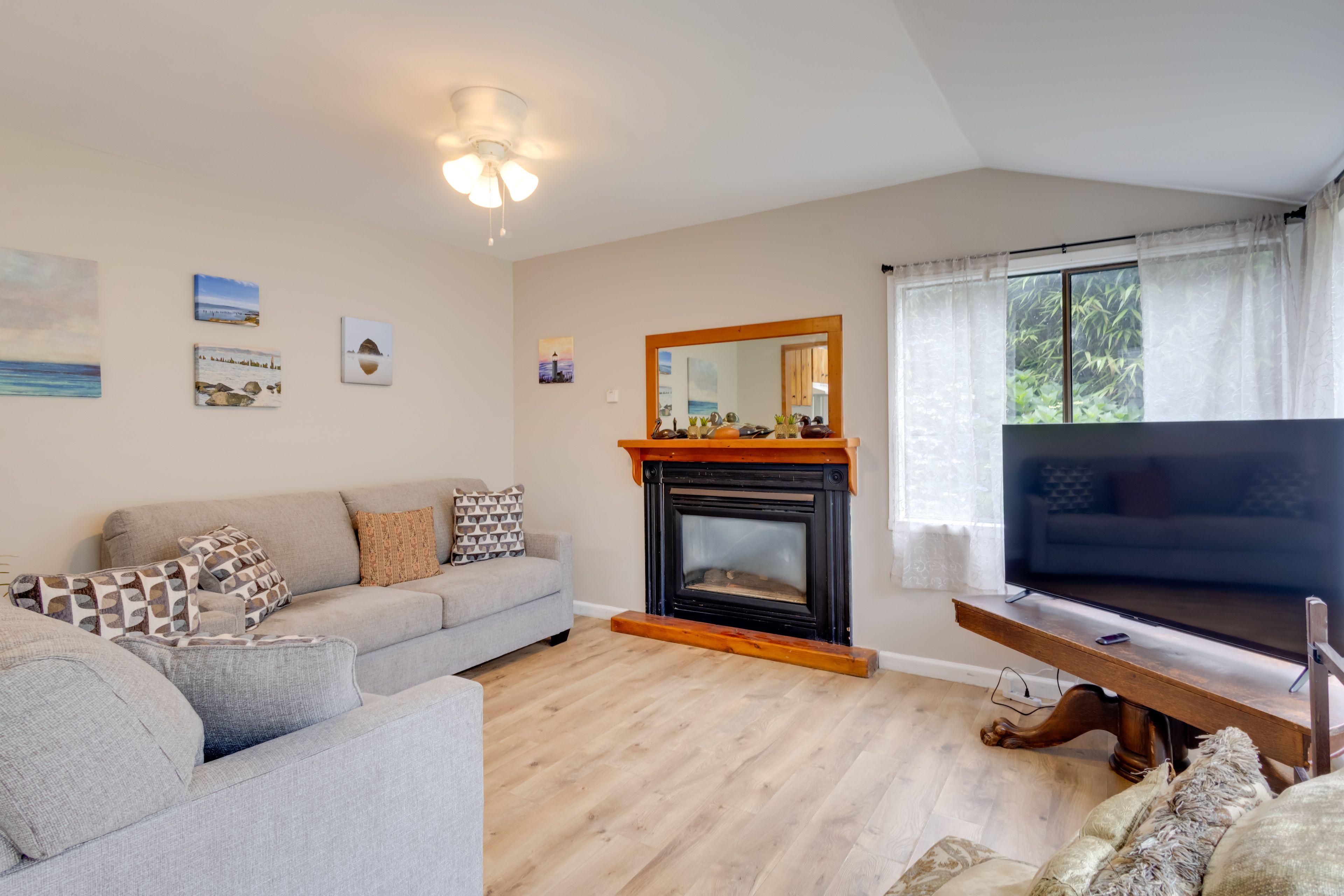 Living Room | Gas Fireplace | 1st Floor