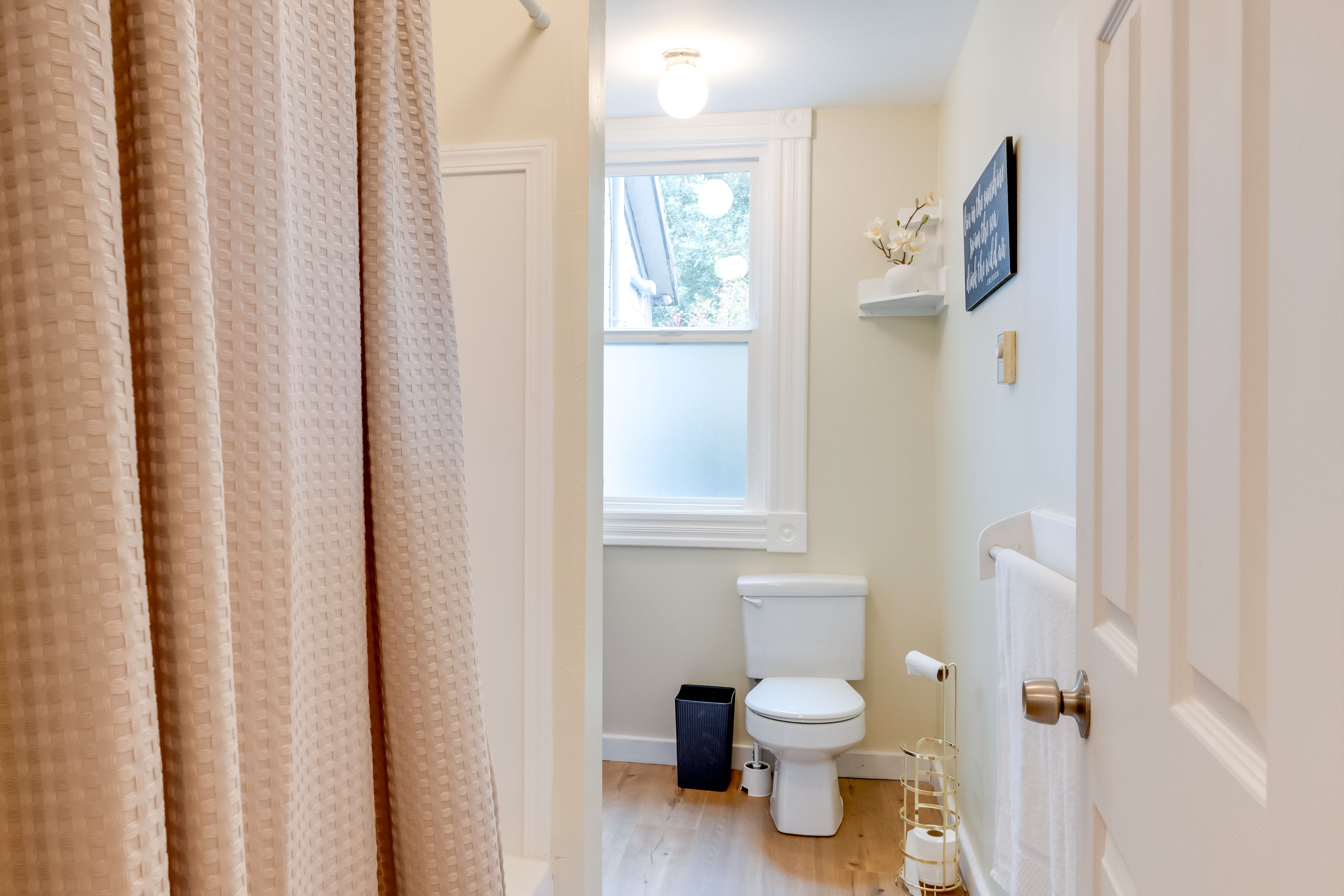 Full Bathroom | 1st Floor