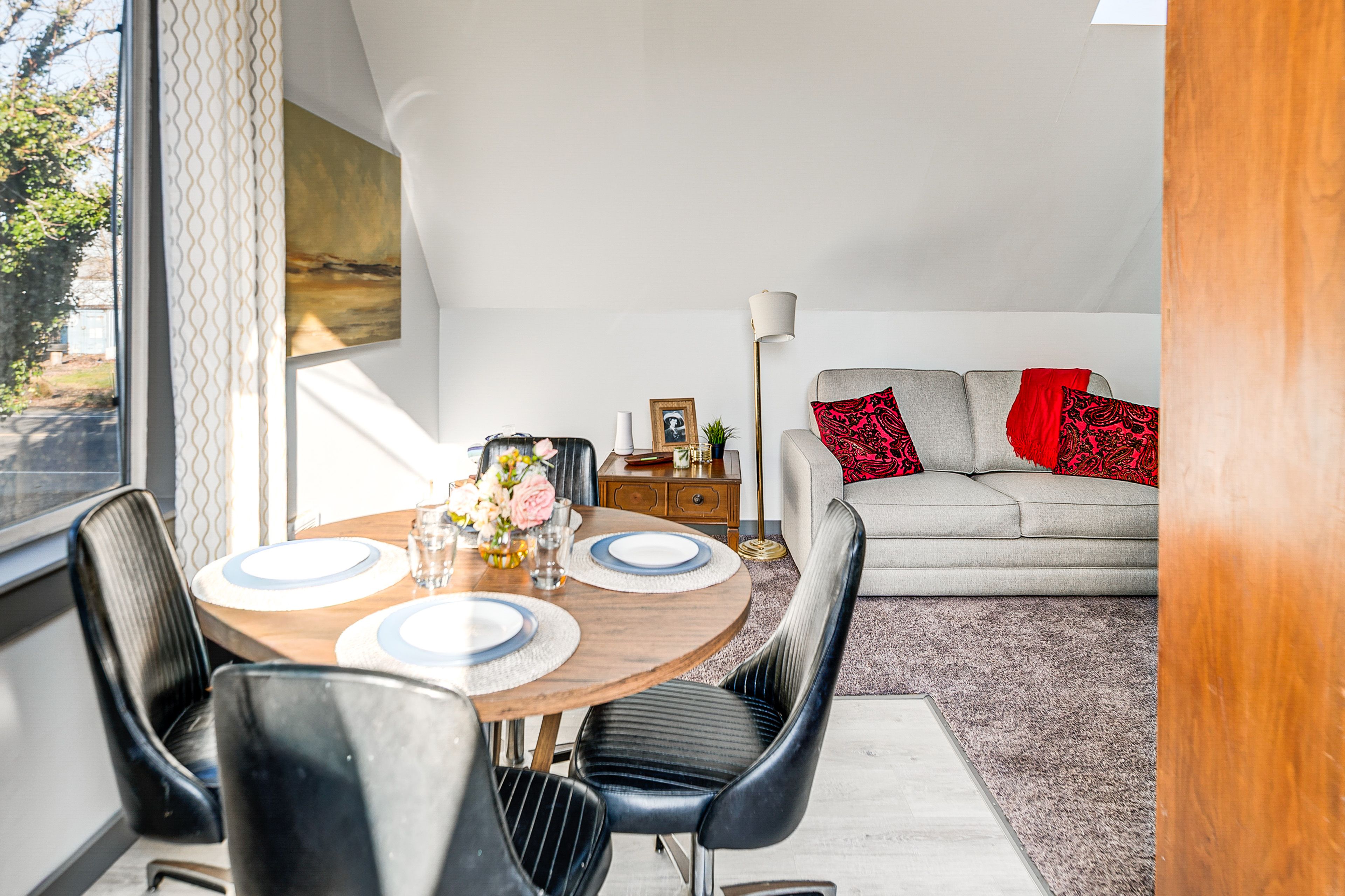 Dining Area | Dishes & Flatware Provided | 2nd Floor