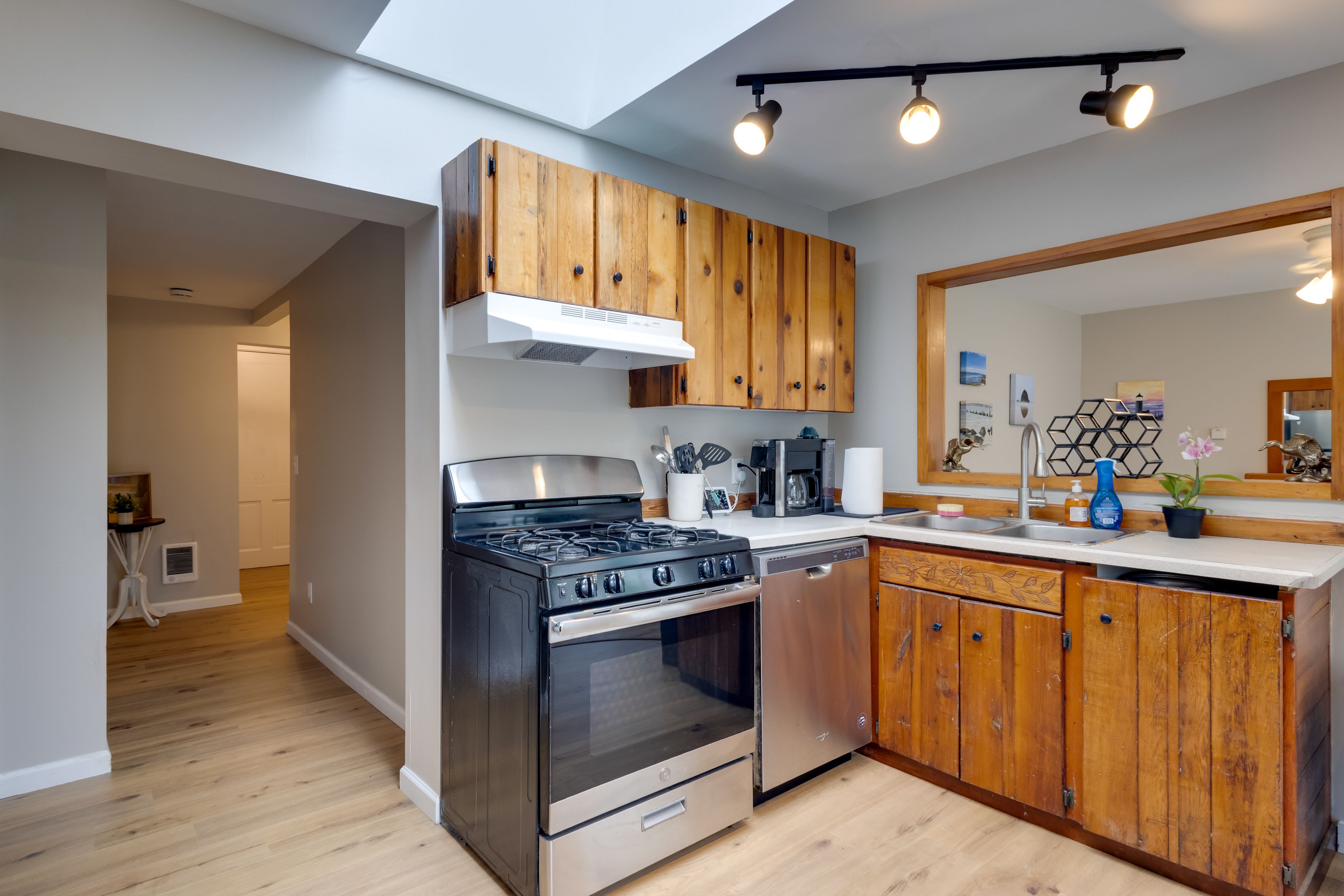 Kitchen | Cooking Basics | Dining Area | Dishes & Flatware | 1st Floor