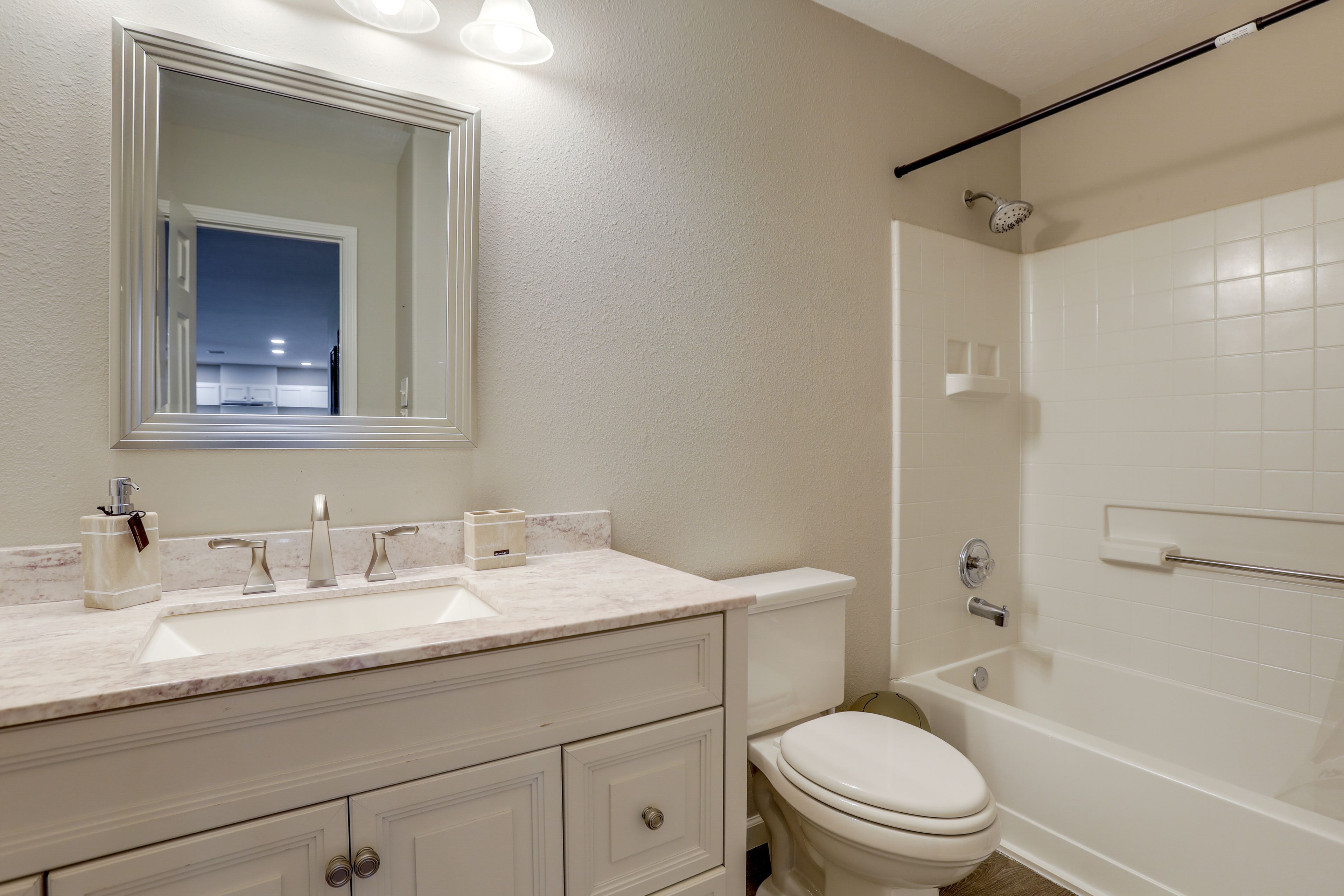 Full Bathroom | 1st Floor