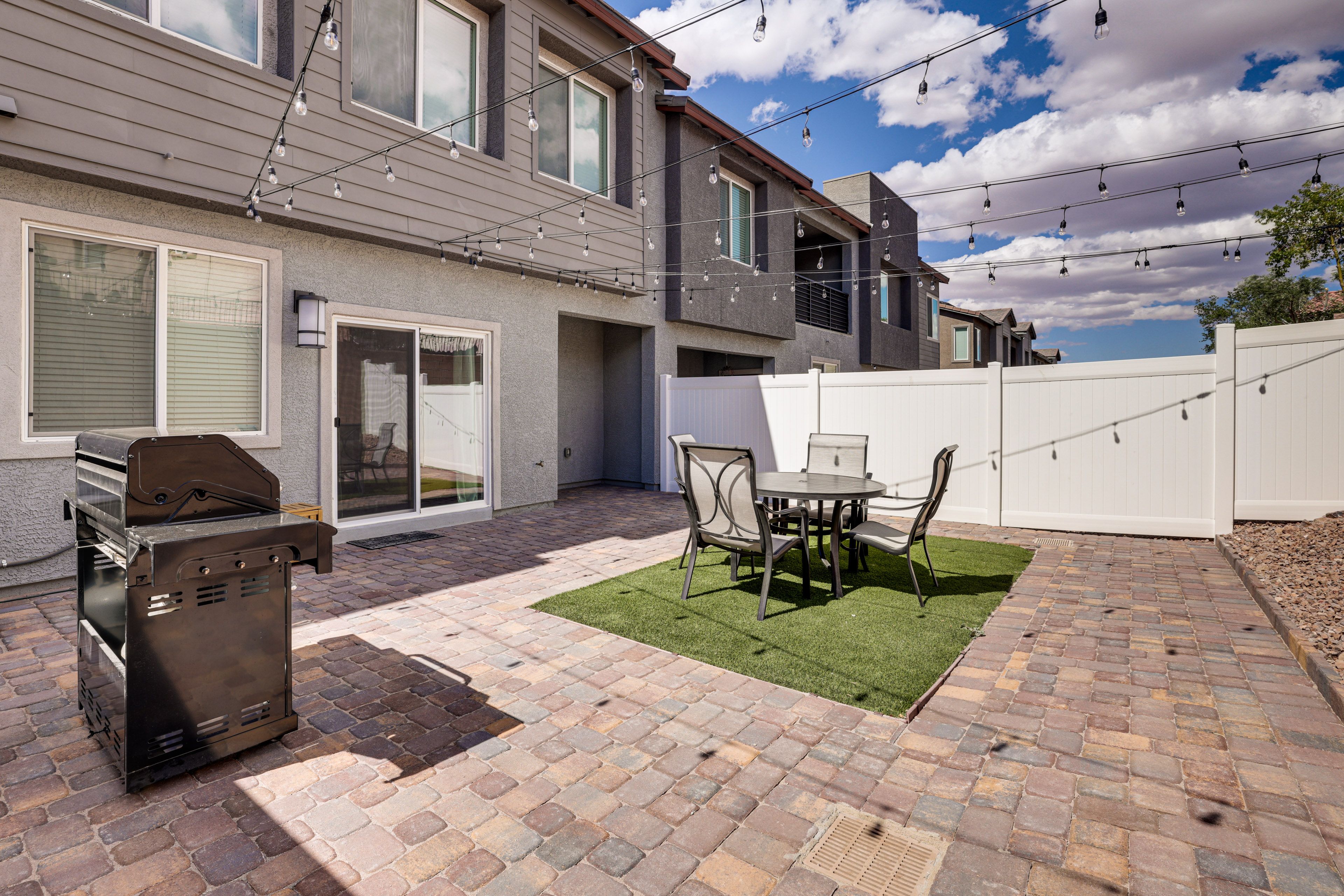 Shared Yard