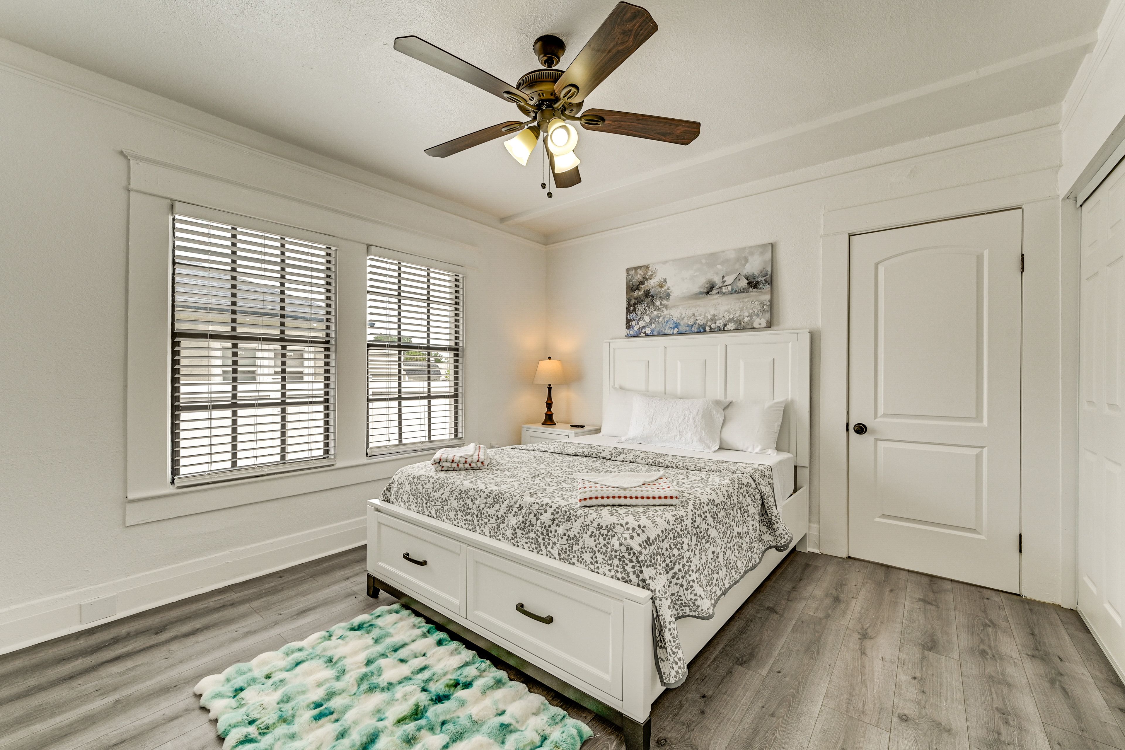Bedroom 2 | Queen Bed