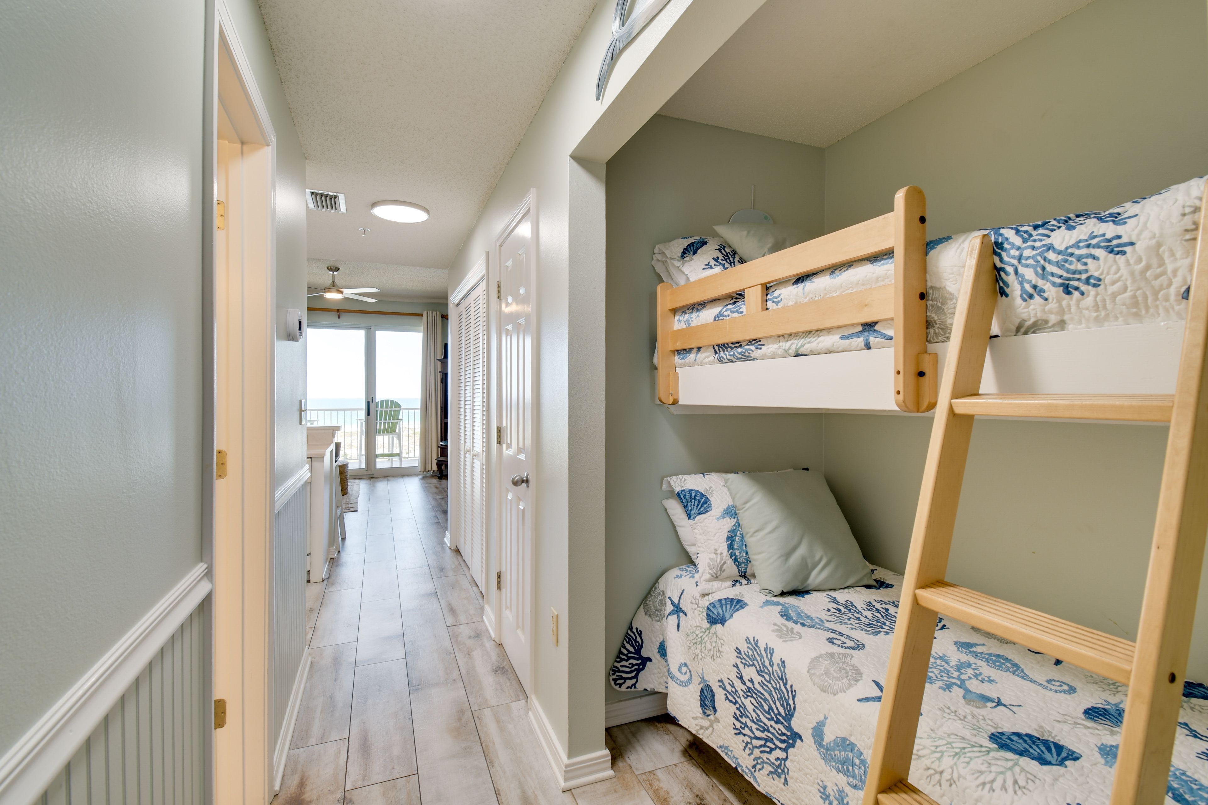 Sleeping Nook | Twin Bunk Bed