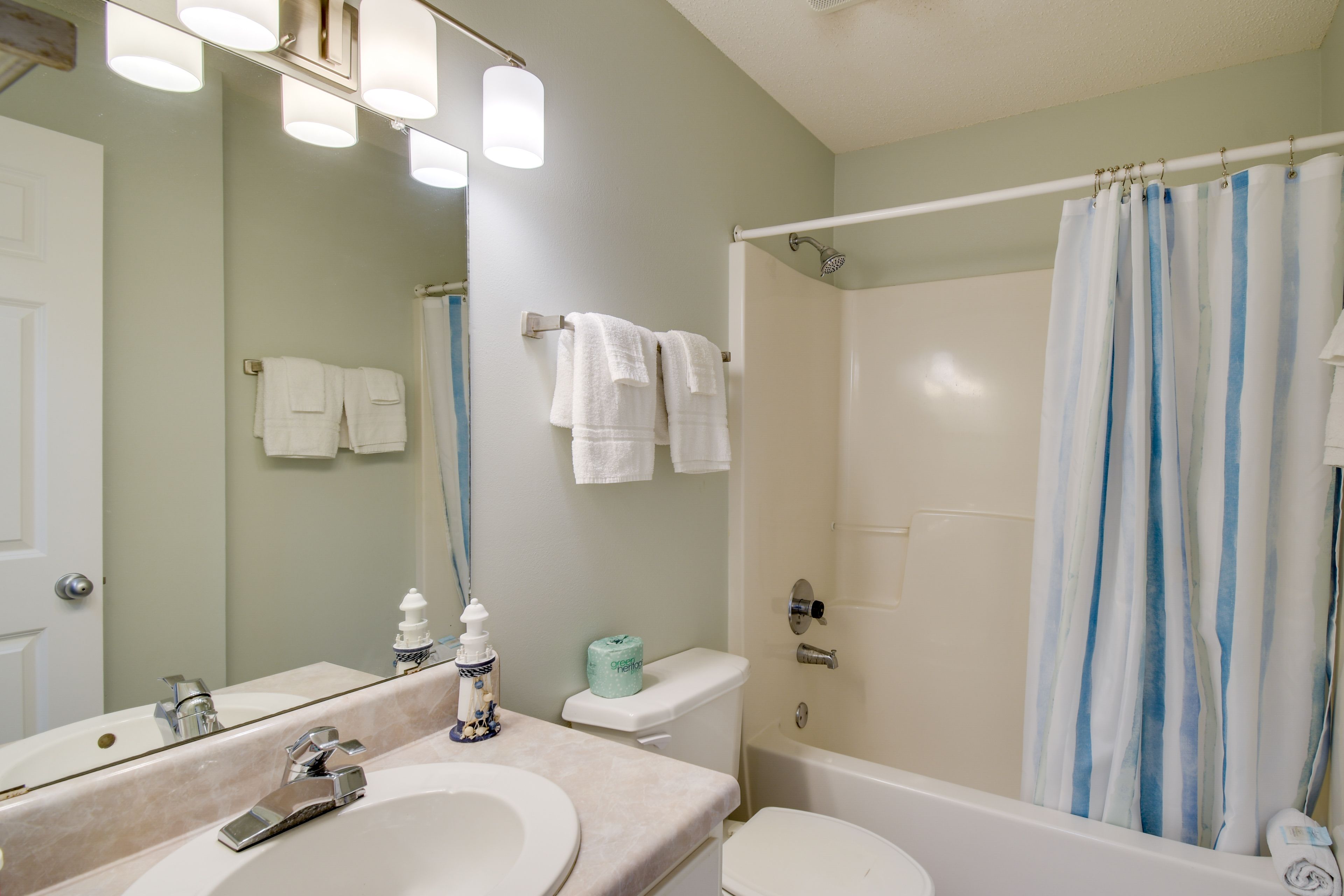 Full Bathroom