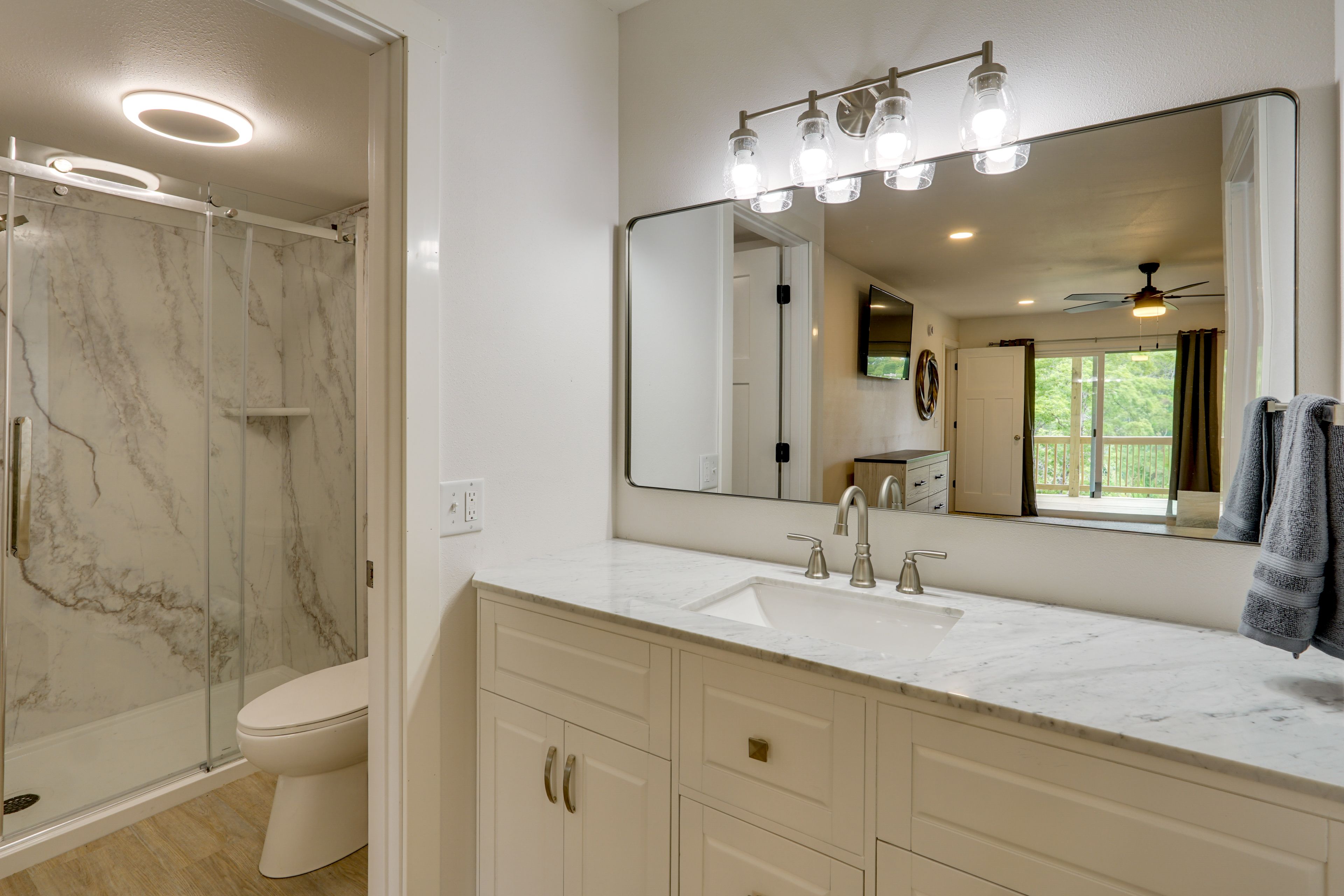 En-Suite Bathroom | Lower Level