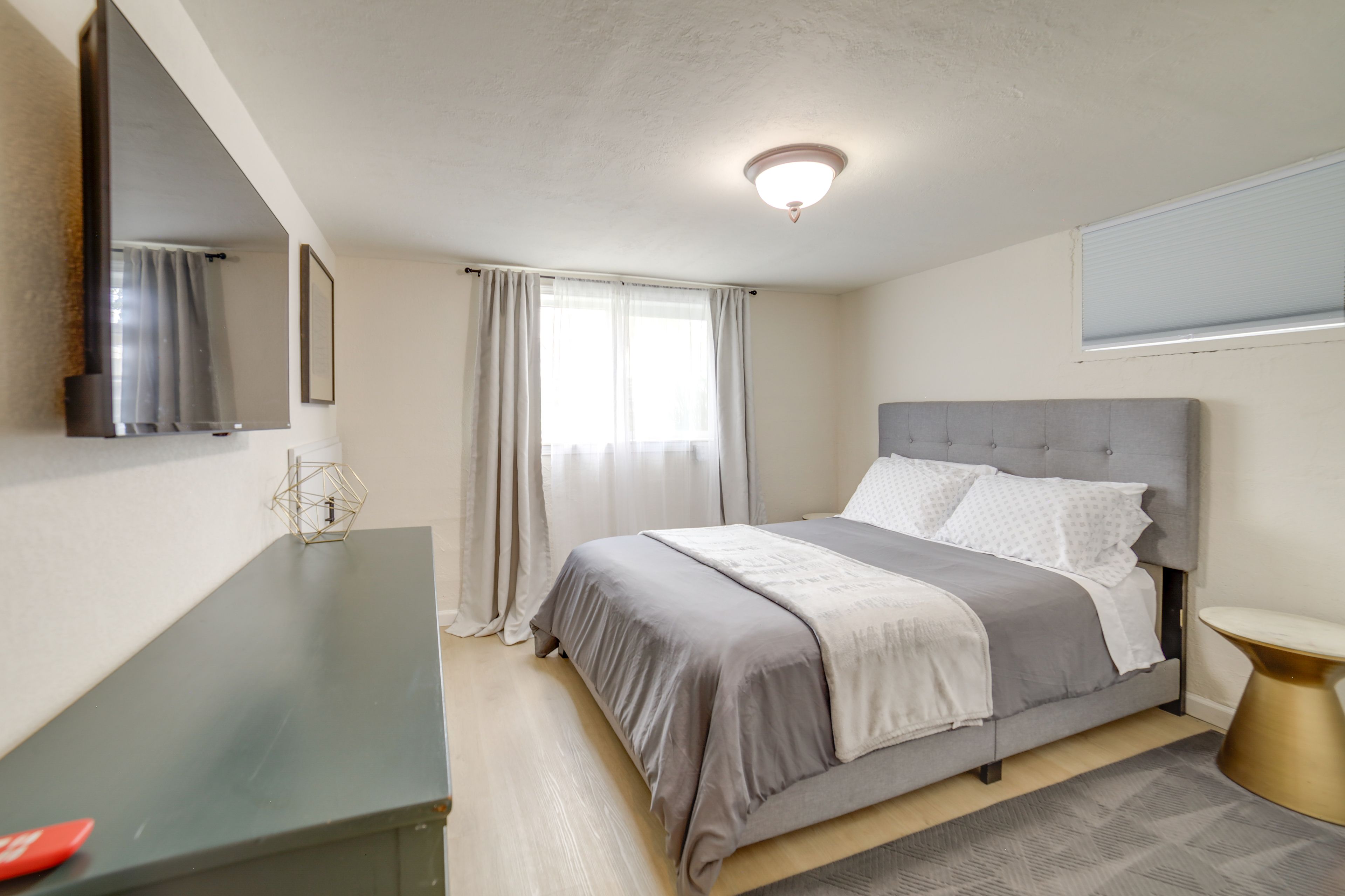 Unit 2 | Bedroom 3 | Queen Bed
