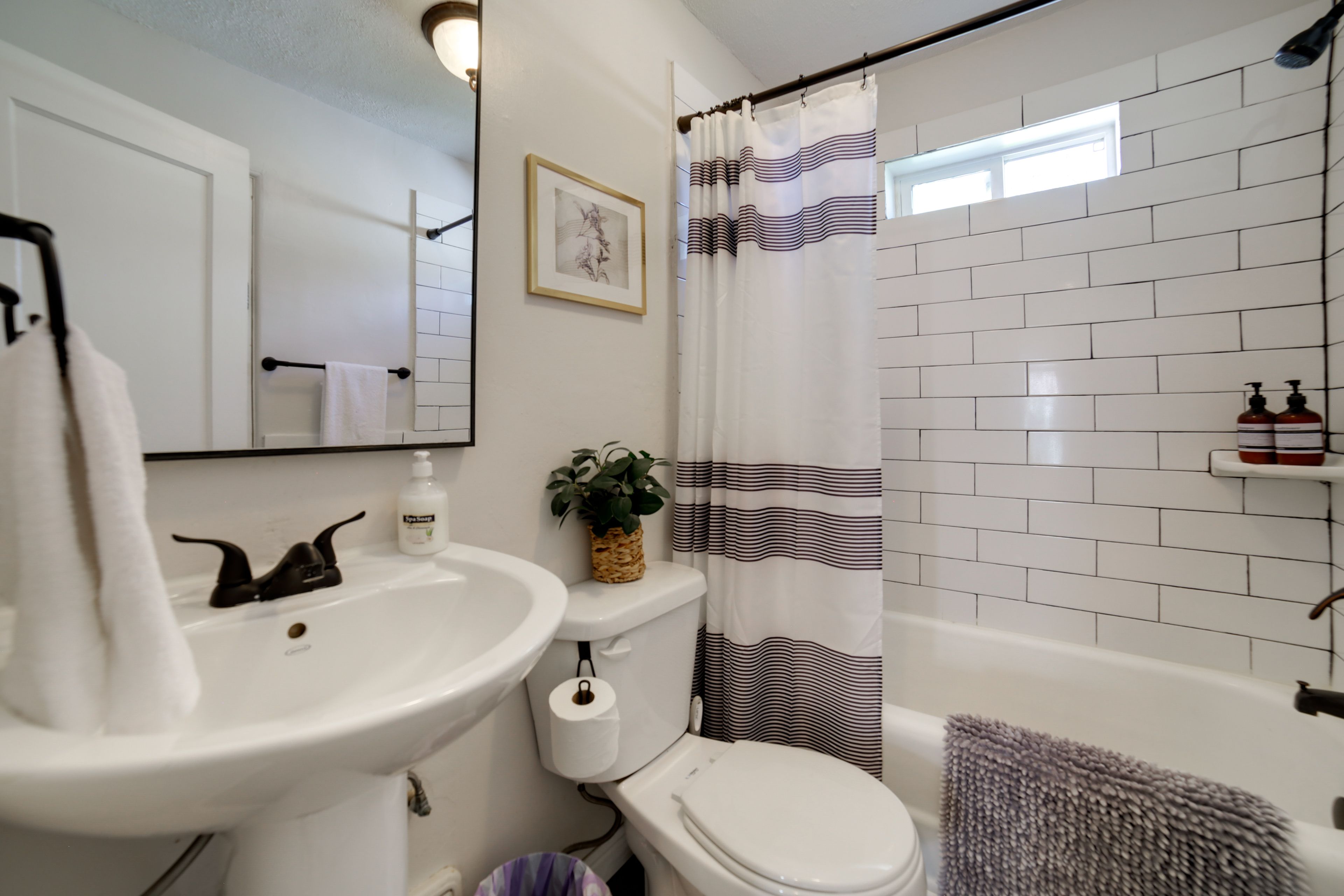 Unit 1 | Full Bathroom
