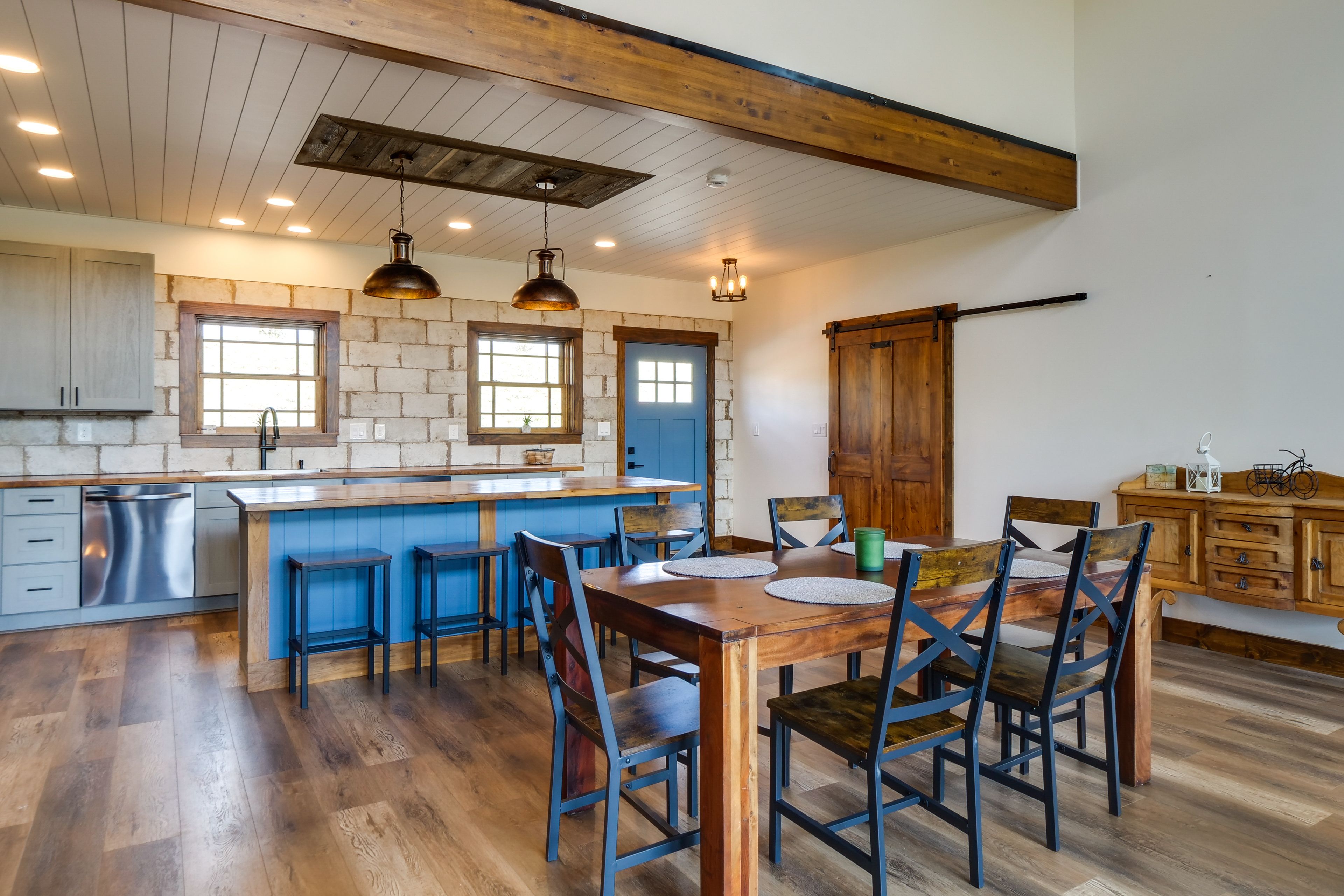 Dining Area | Dishware/Flatware Provided | Main Level