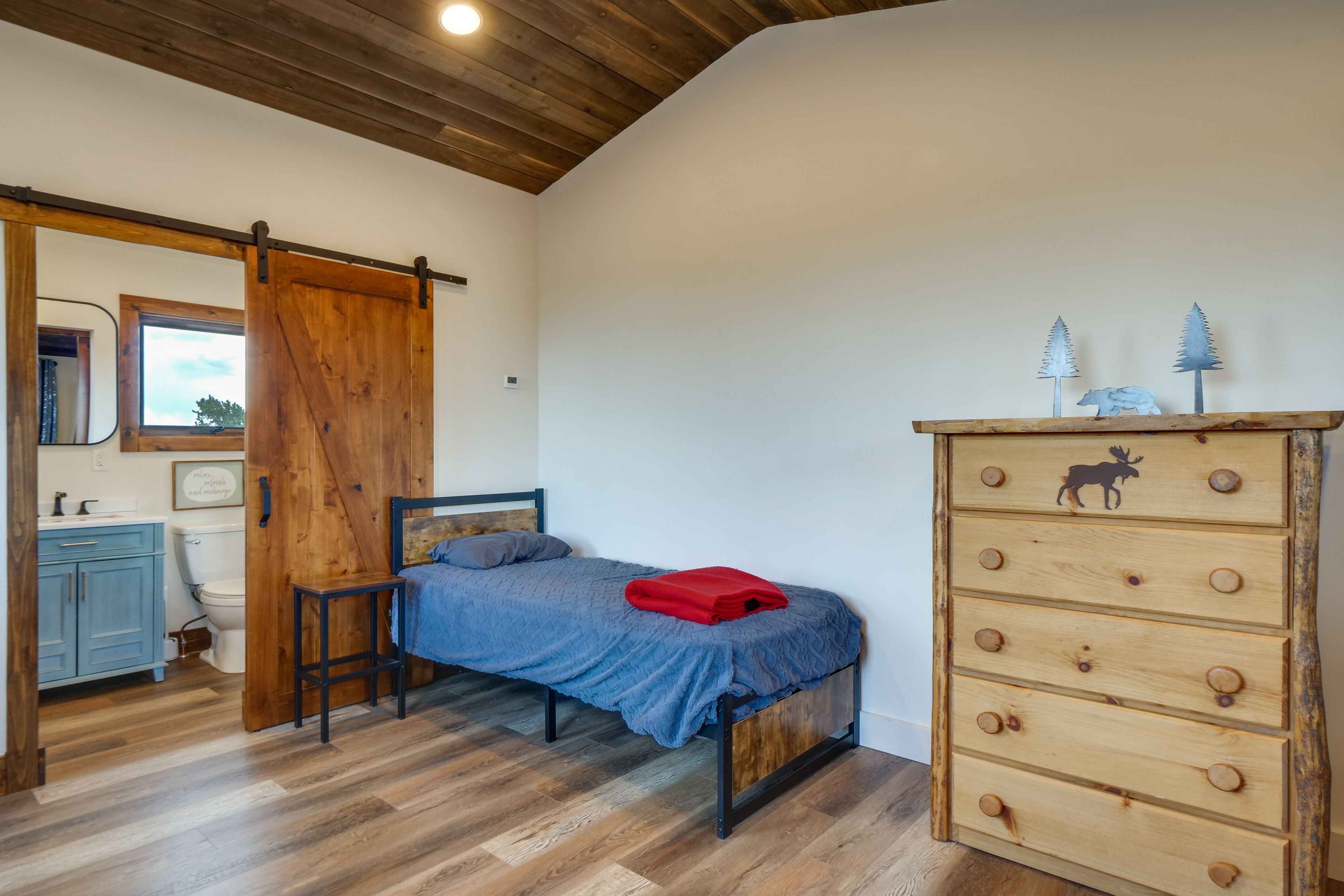 Bedroom 3 | 2 Twin Beds | Upper Level