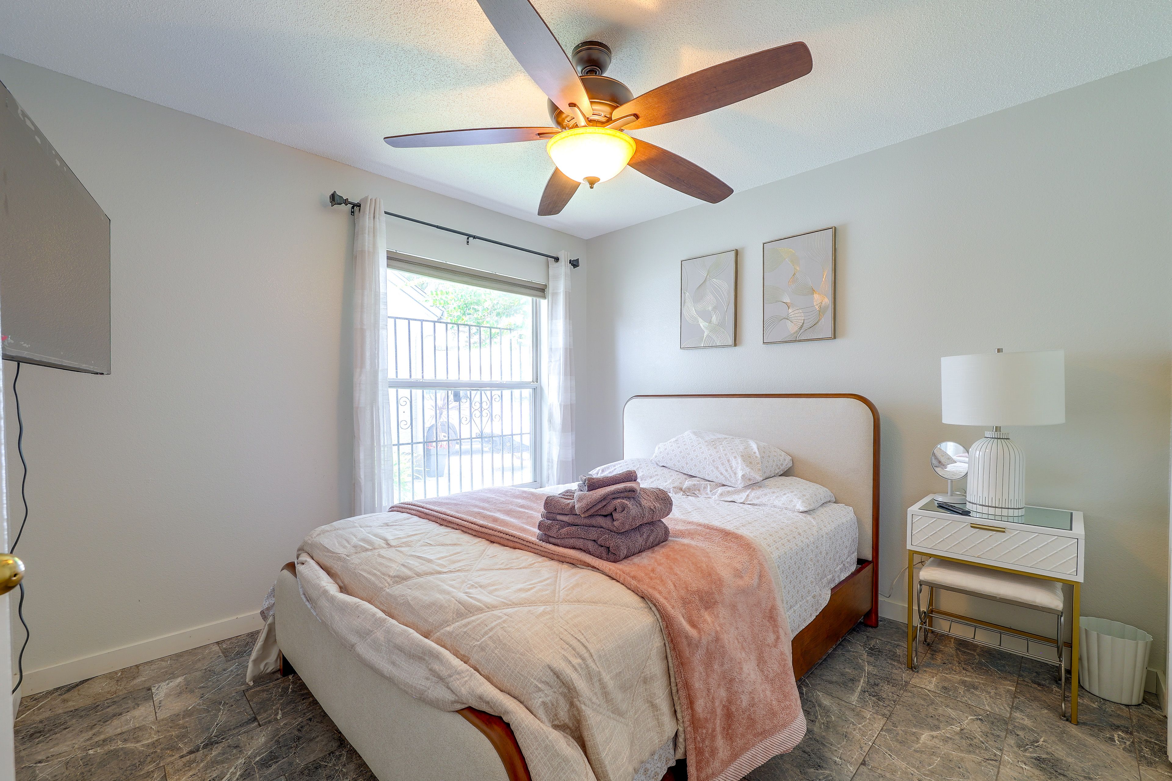 Bedroom 4 | Queen Bed