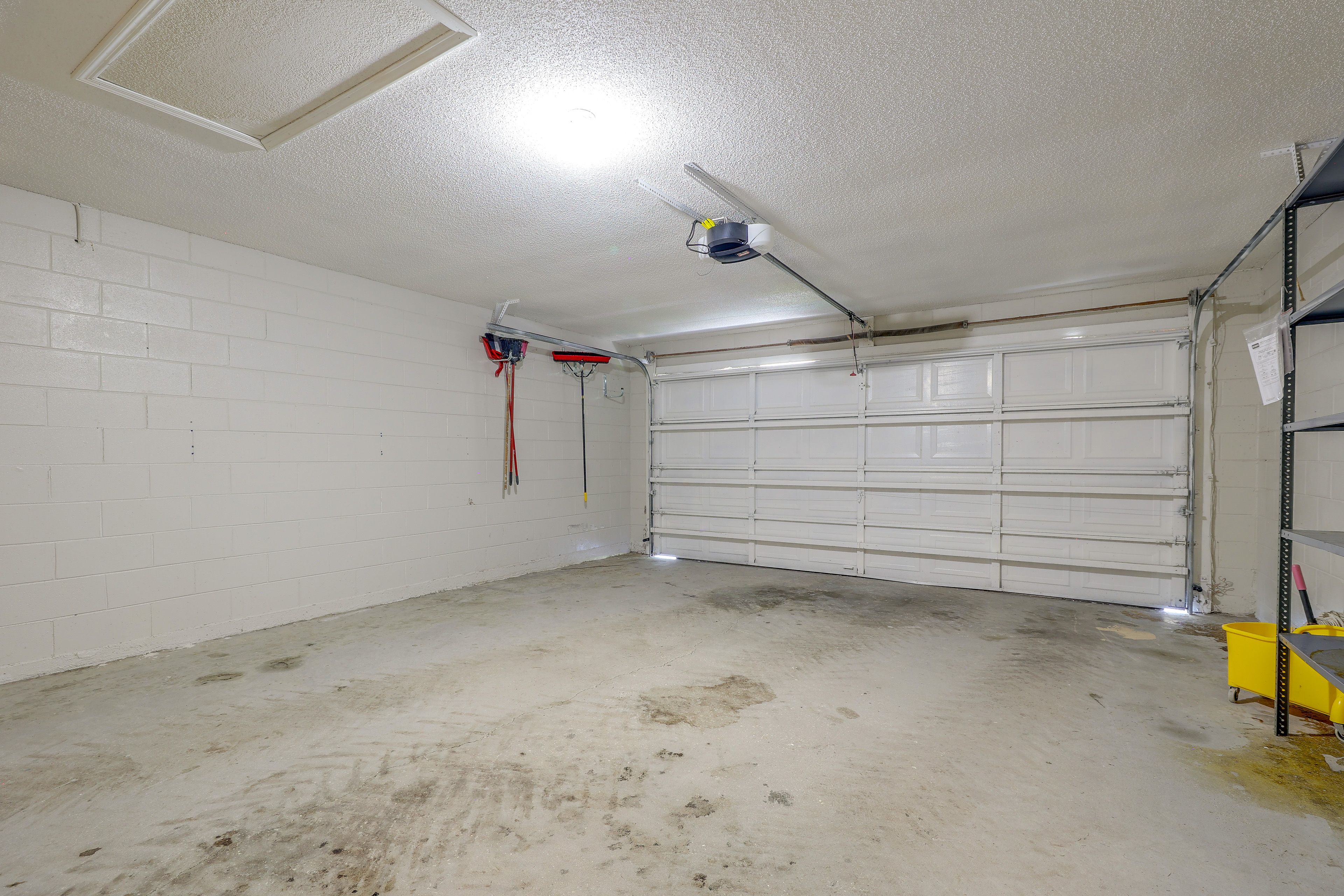 Parking | Garage (1 Vehicle) | Driveway (1 Vehicle)