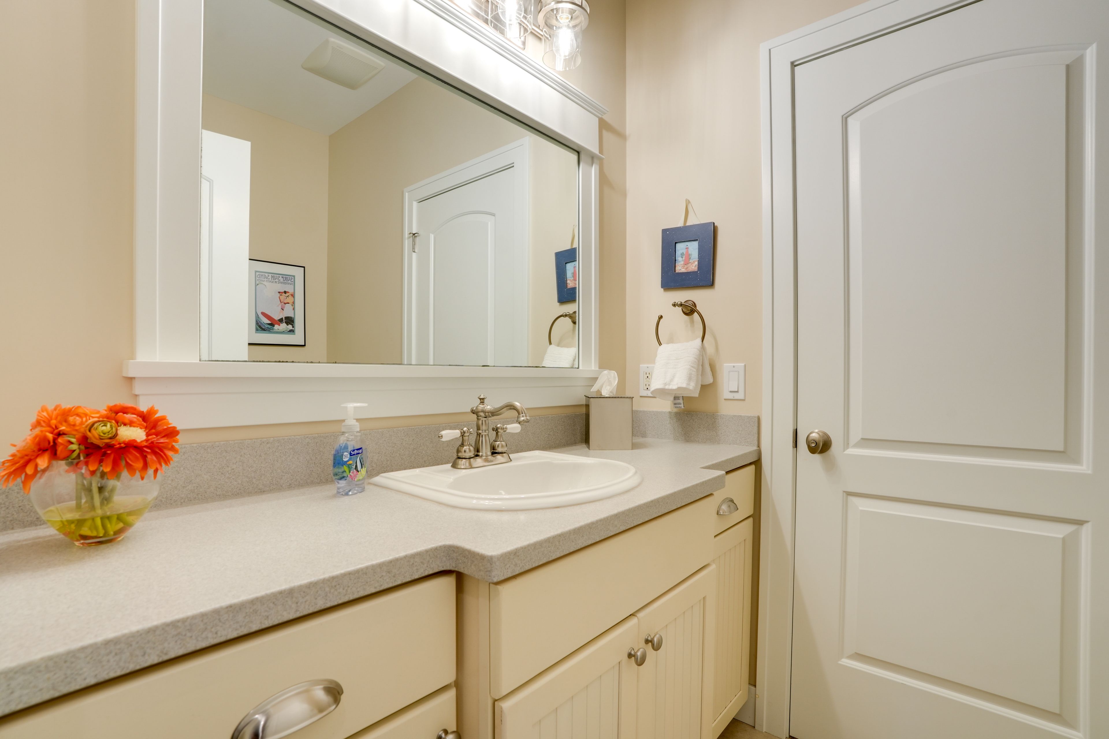 Bathroom | 2nd Floor