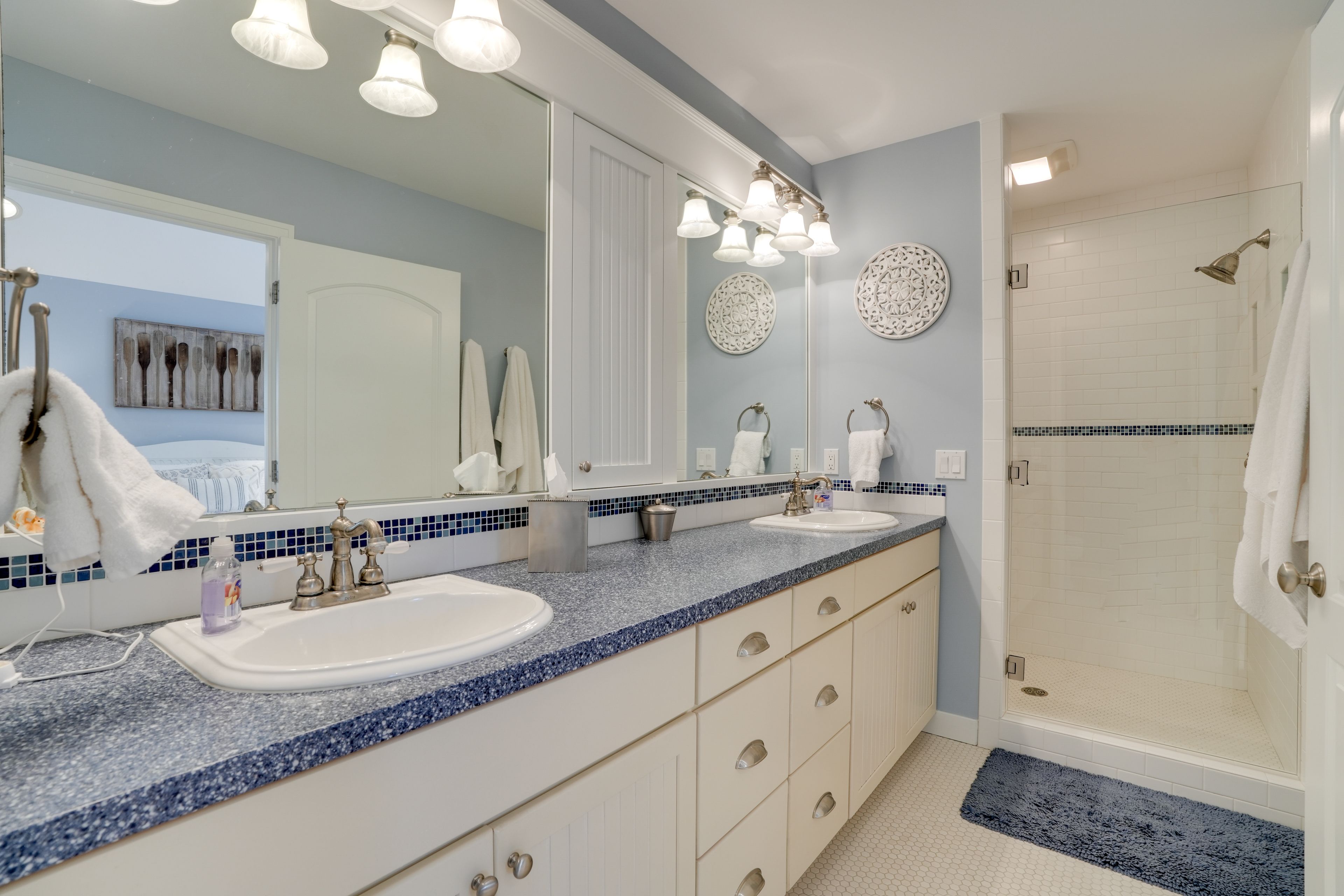 En-Suite Bathroom | 2nd Floor