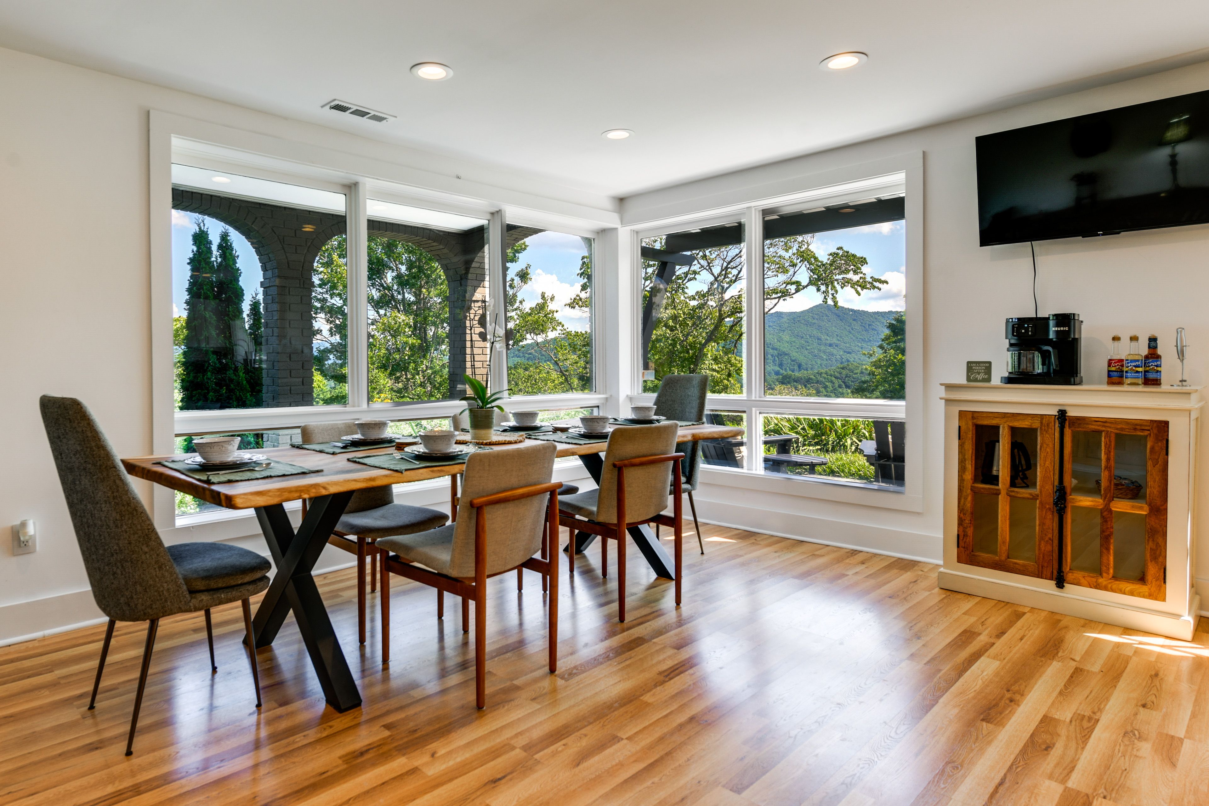 Dining Area | Main Level