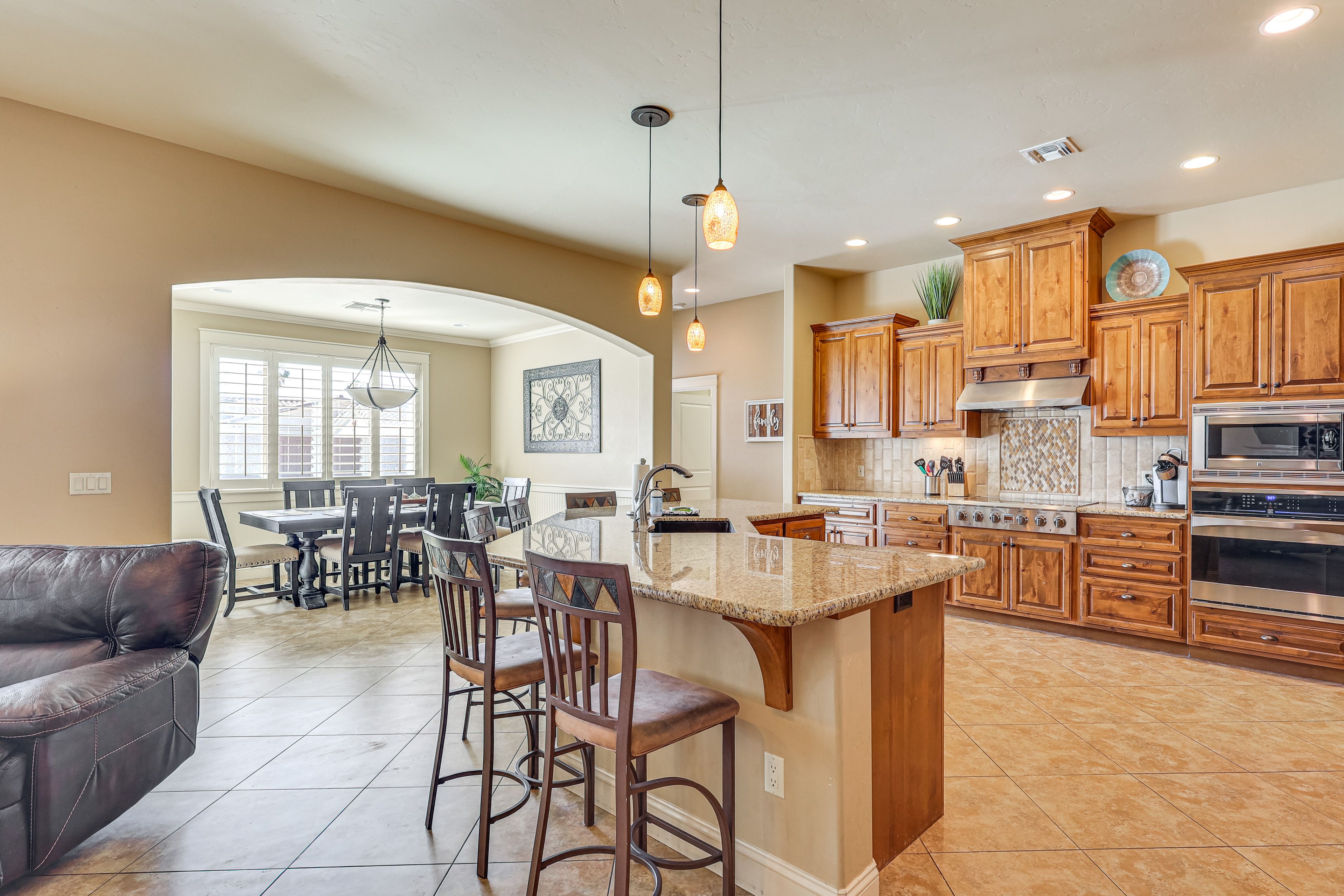 Kitchen | Breakfast Bar