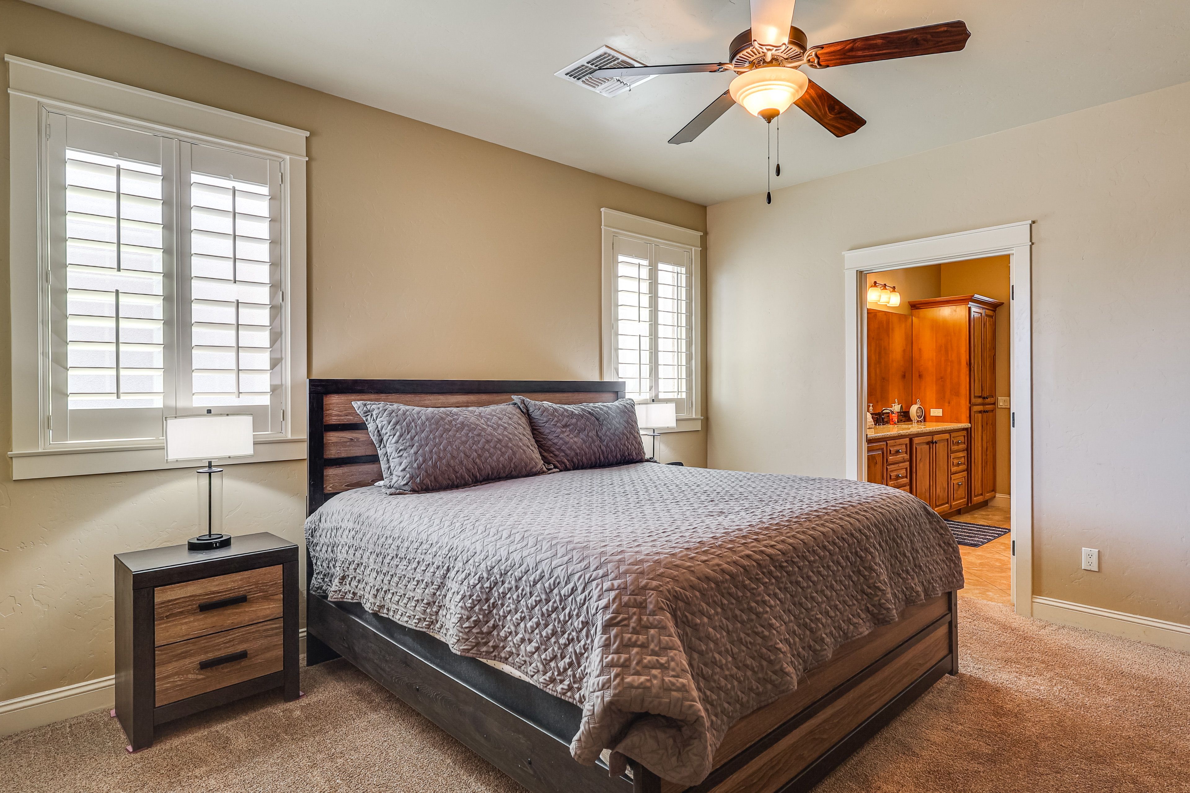 Bedroom 2 | King Bed