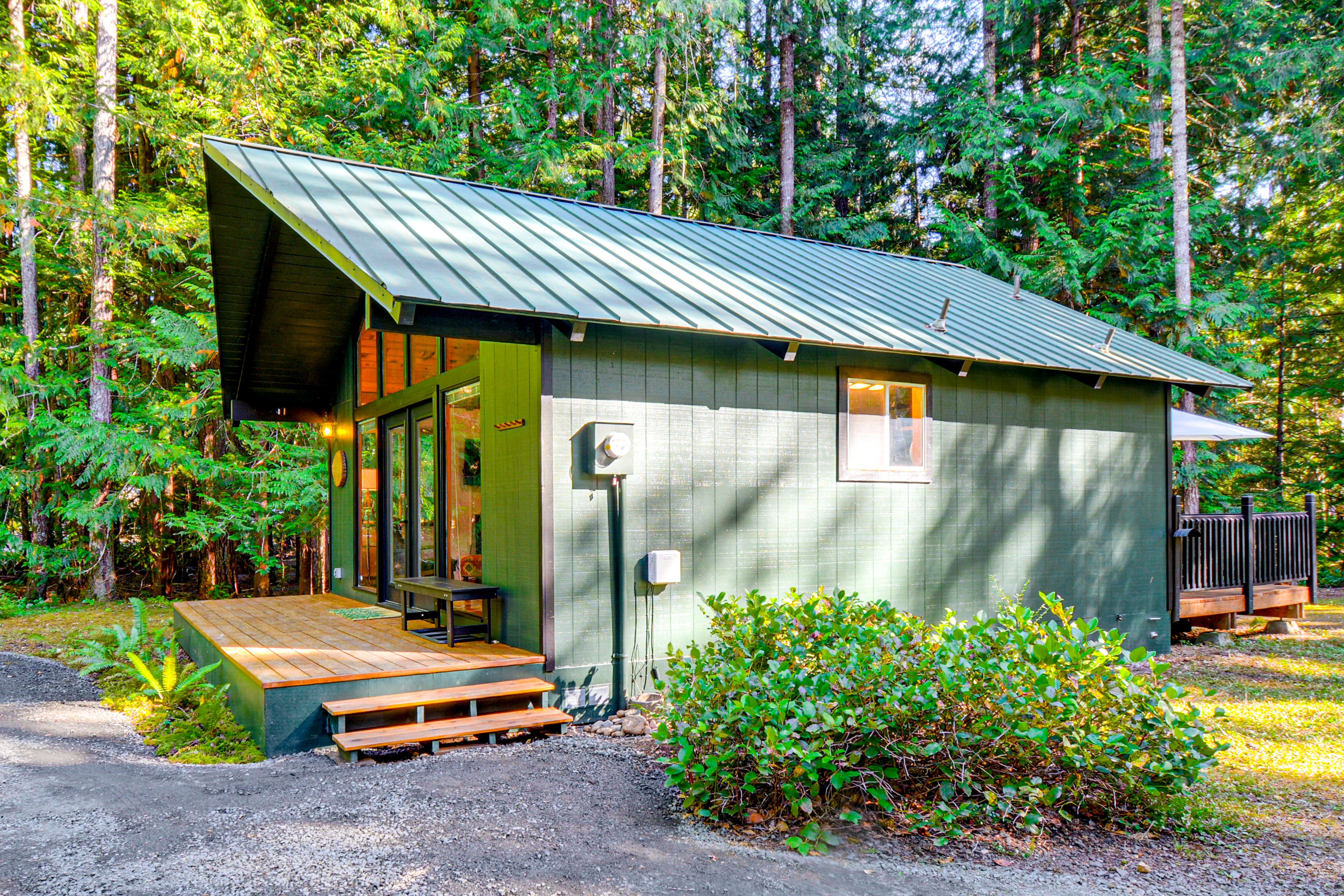 Exterior | Driveway (3 Vehicles)