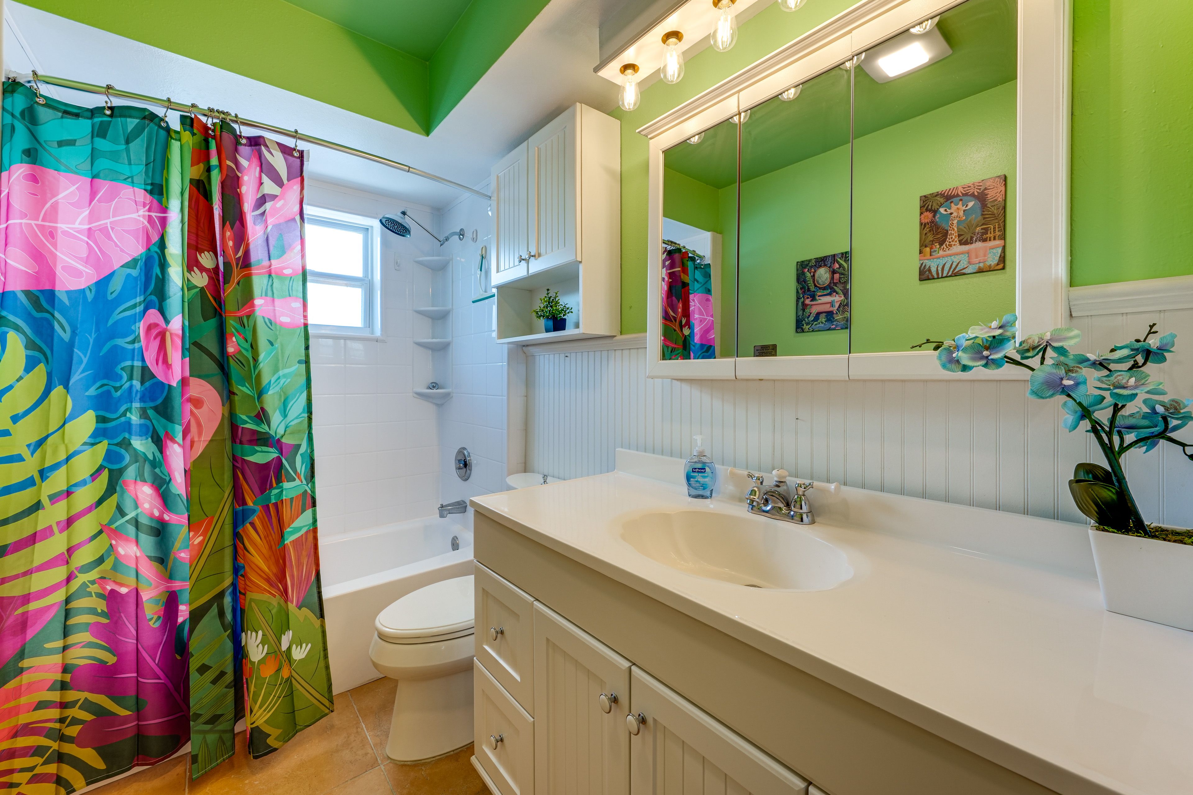 Full Bathroom | Main Level