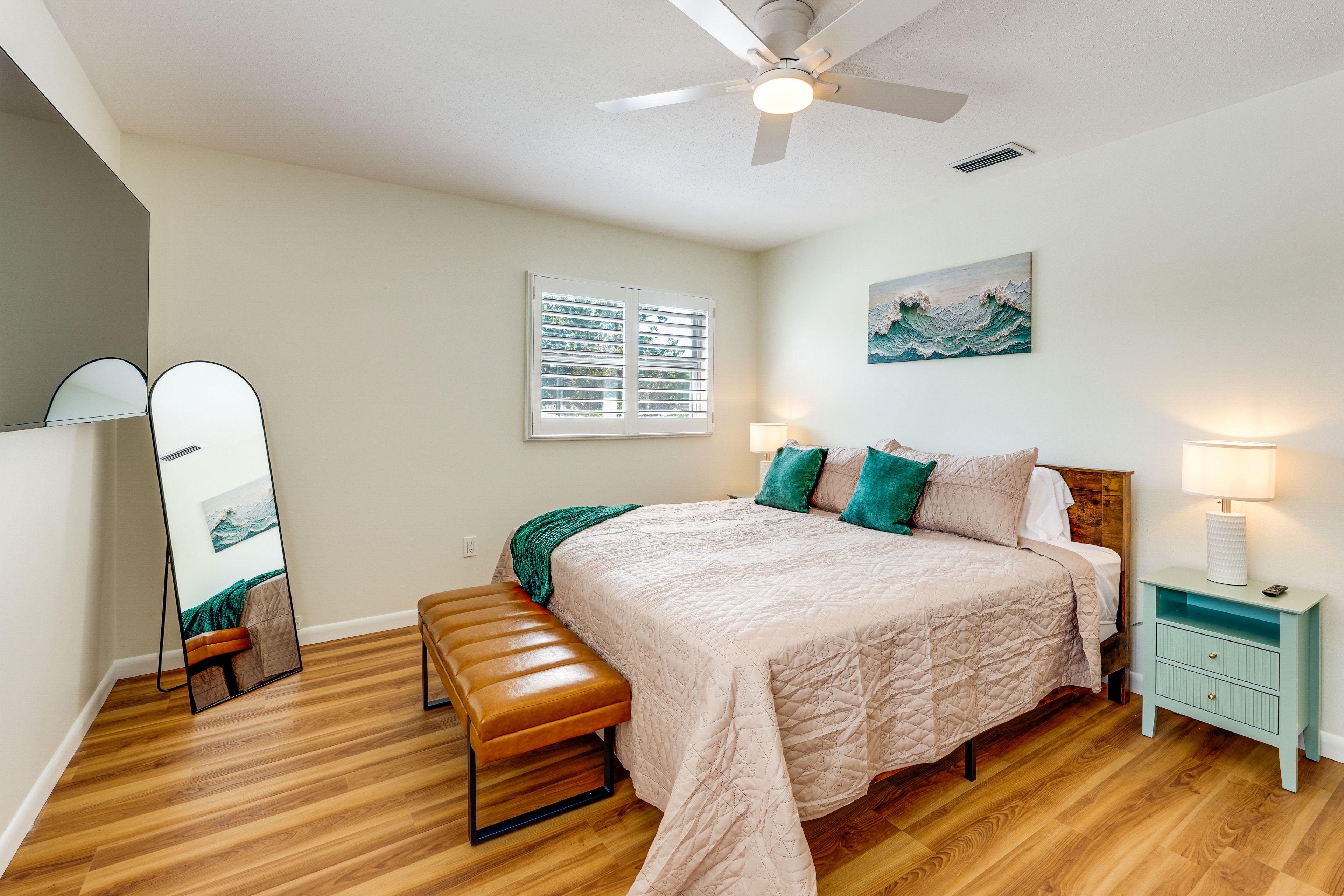 Bedroom 1 | King Bed | Upper Level