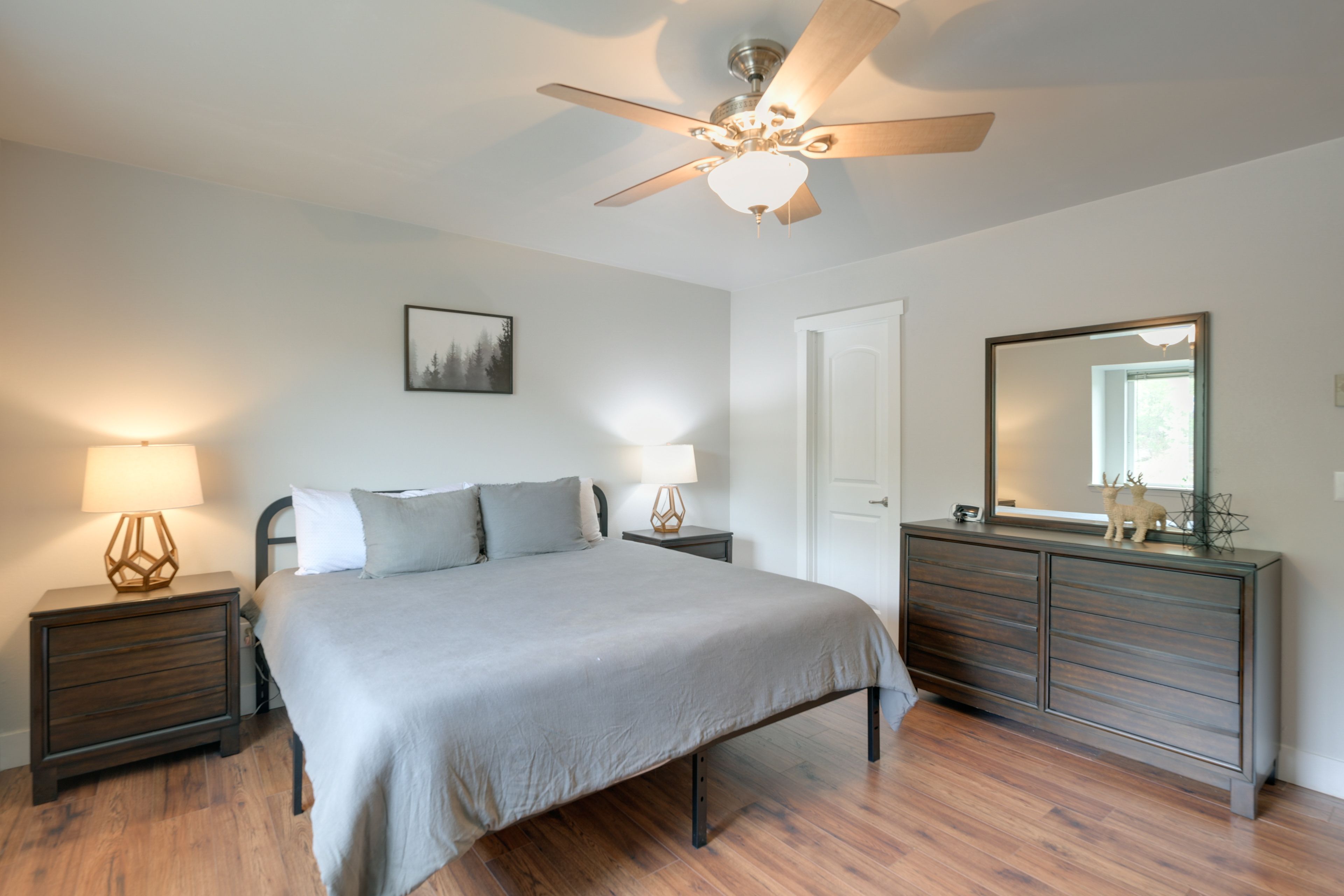 Bedroom 1 | King Bed | 1st Floor
