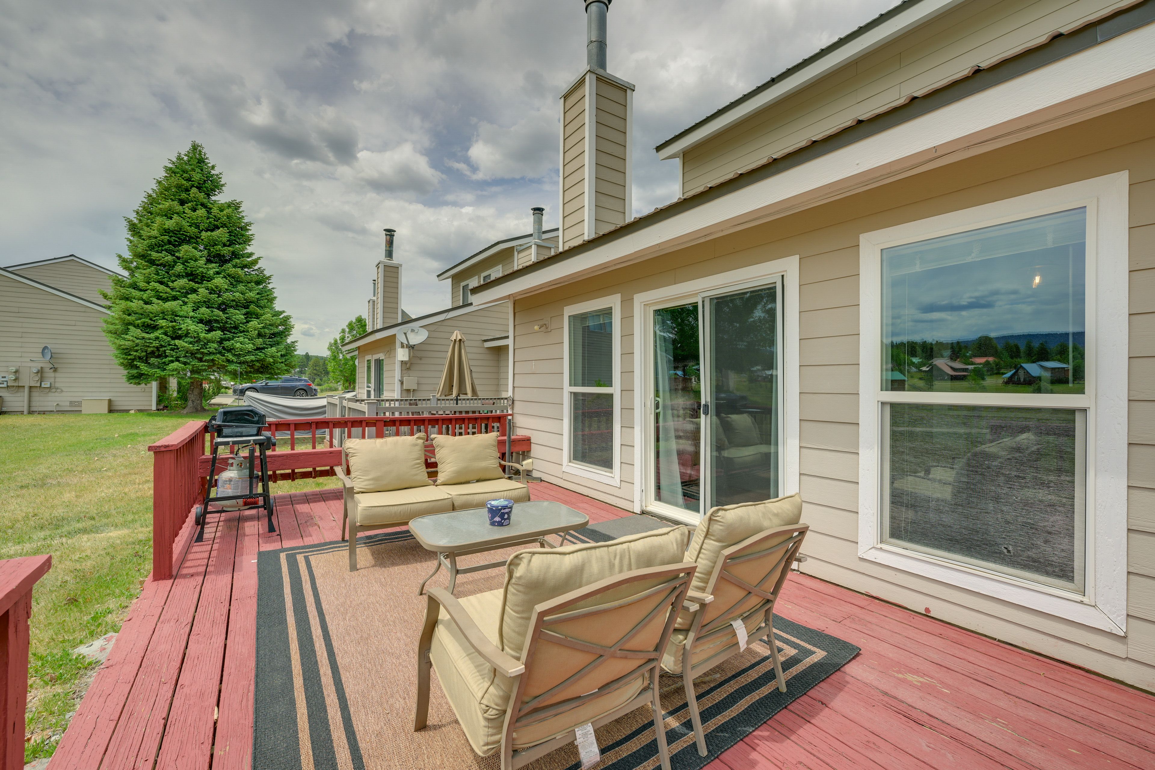 Furnished Deck